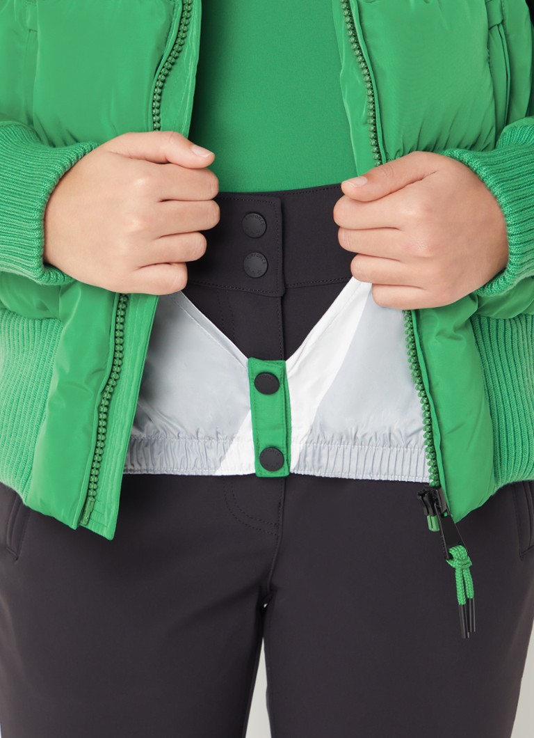 Chaqueta de esquí Airforce Taos cu bolsillos cu cremă și capucha.