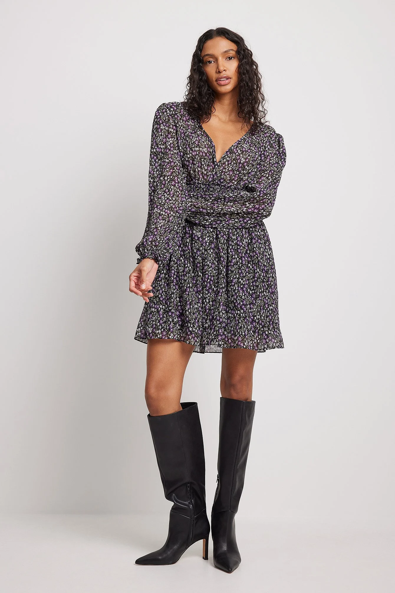 Strukturiertes Kleid mit Smock-Taille