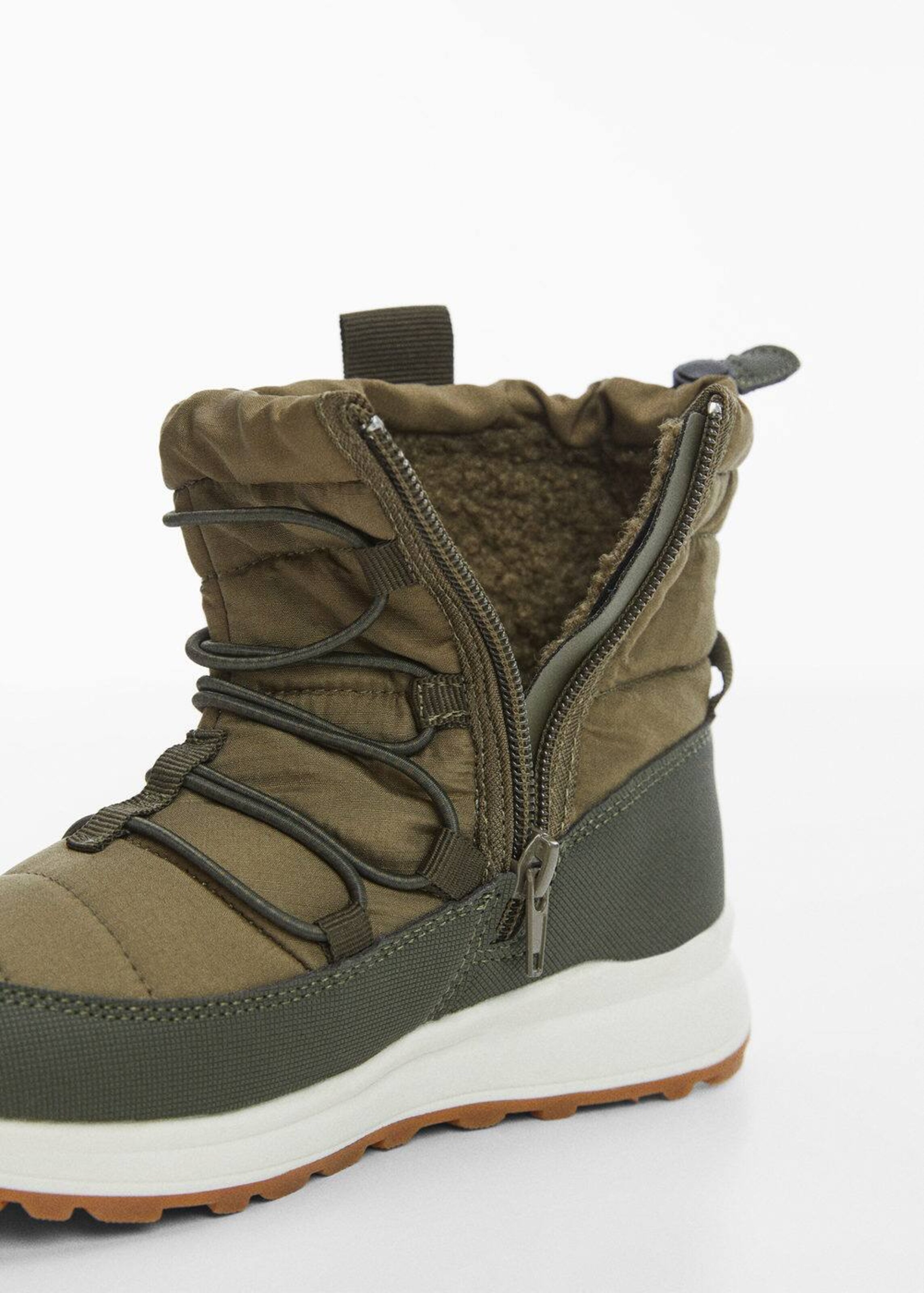 Boots 'Adam'