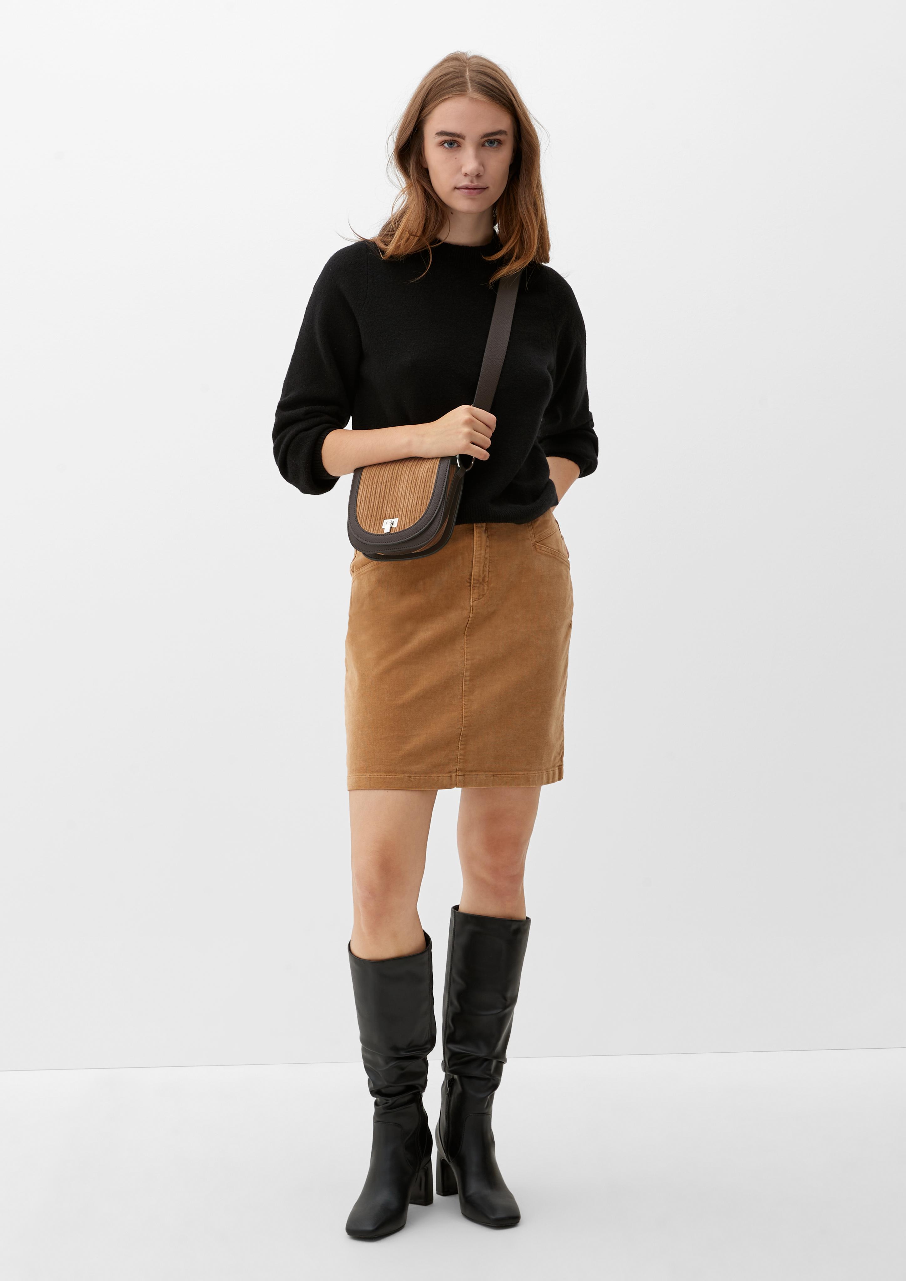 Kleine Tasche aus Cord und Lederimitat  2122246-8469