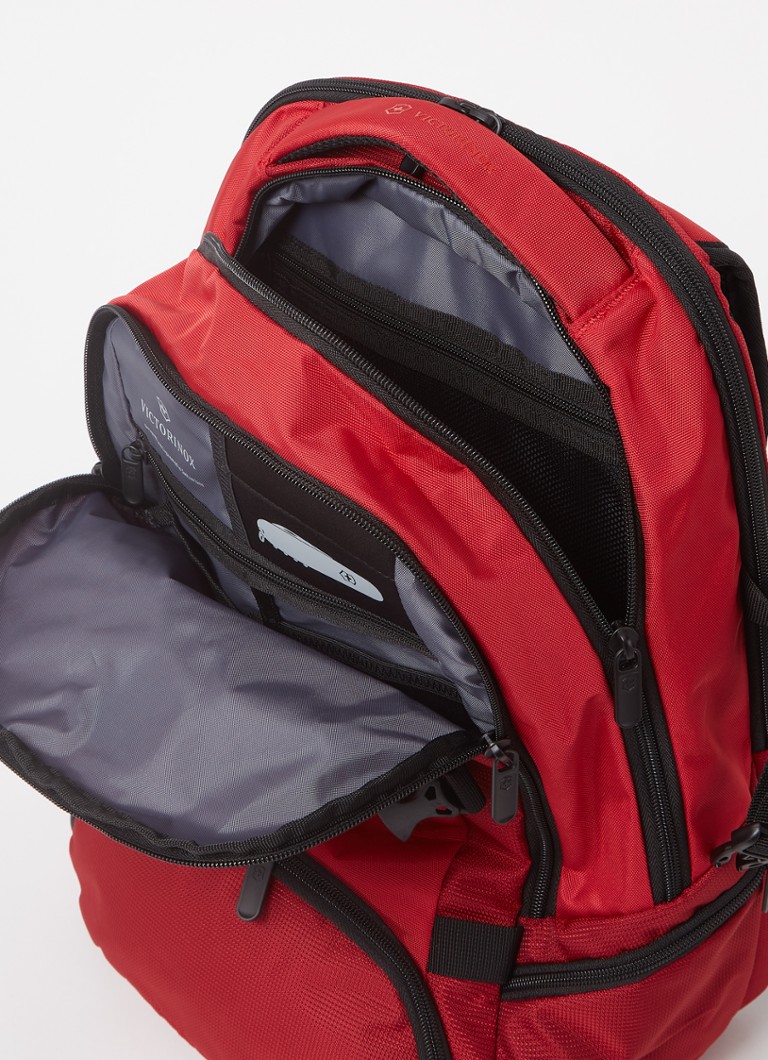 „Victorinox Sport Evo Deluxe“ kuprinė, 28 litrų talpos, su 15 colių nešiojamojo kompiuterio skyriumi.