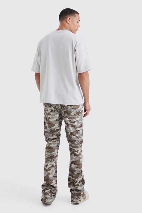 Tall Slim-Fit Camouflage Cargohose mit geteiltem Saum