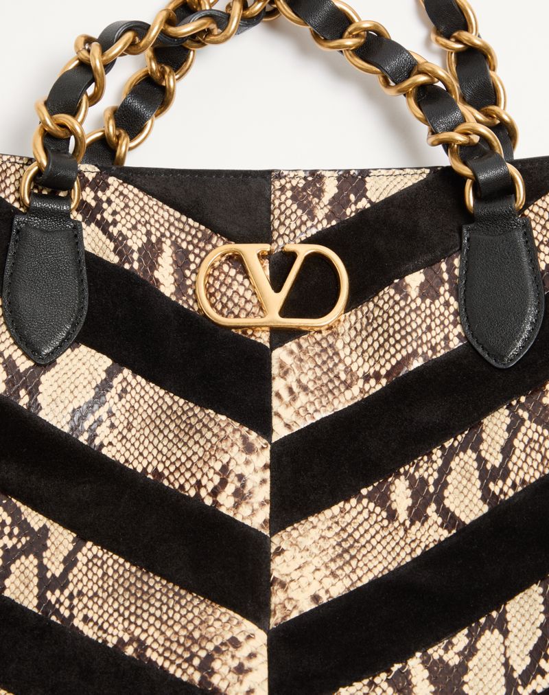 Bolsa Valentino Garavani Laseine Shopping Bag em Python e Camurça com Estampa Chevron