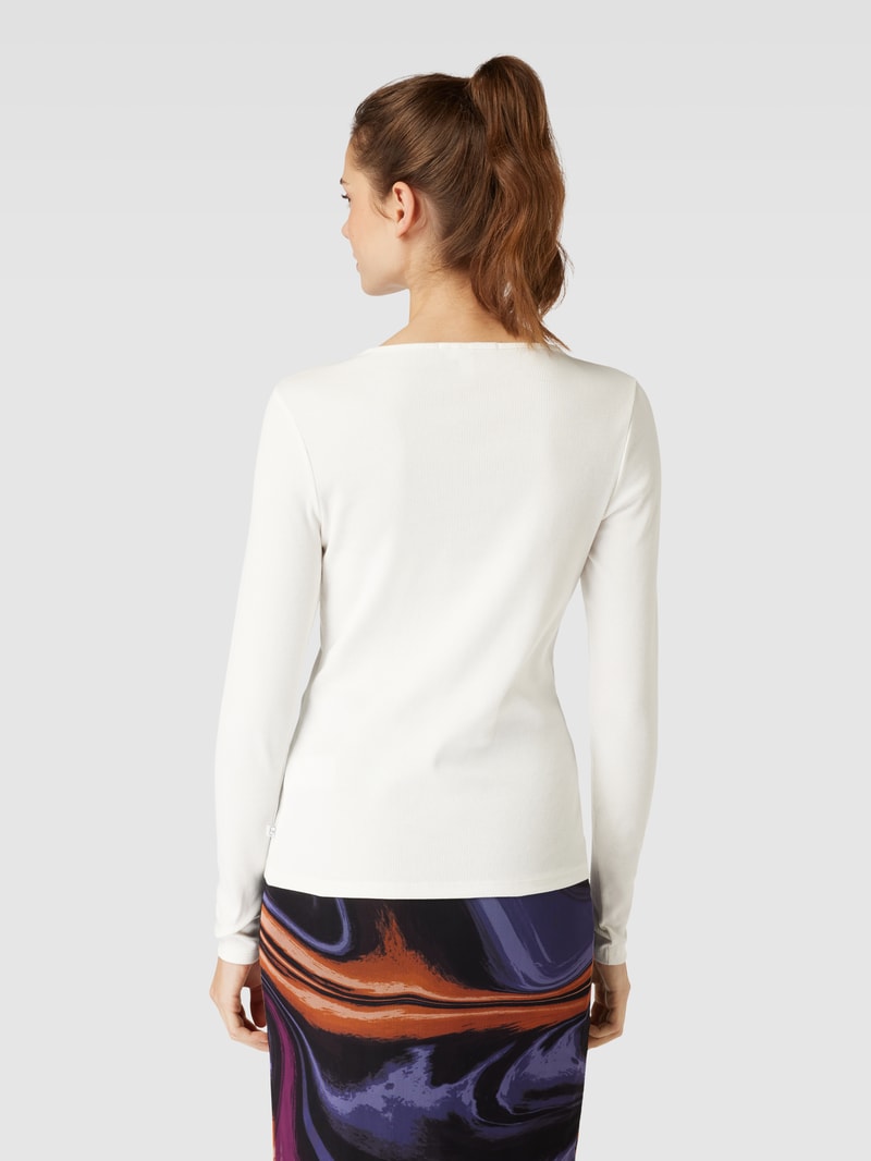 Longsleeve mit abgerundetem V-Ausschnitt in offwhite
