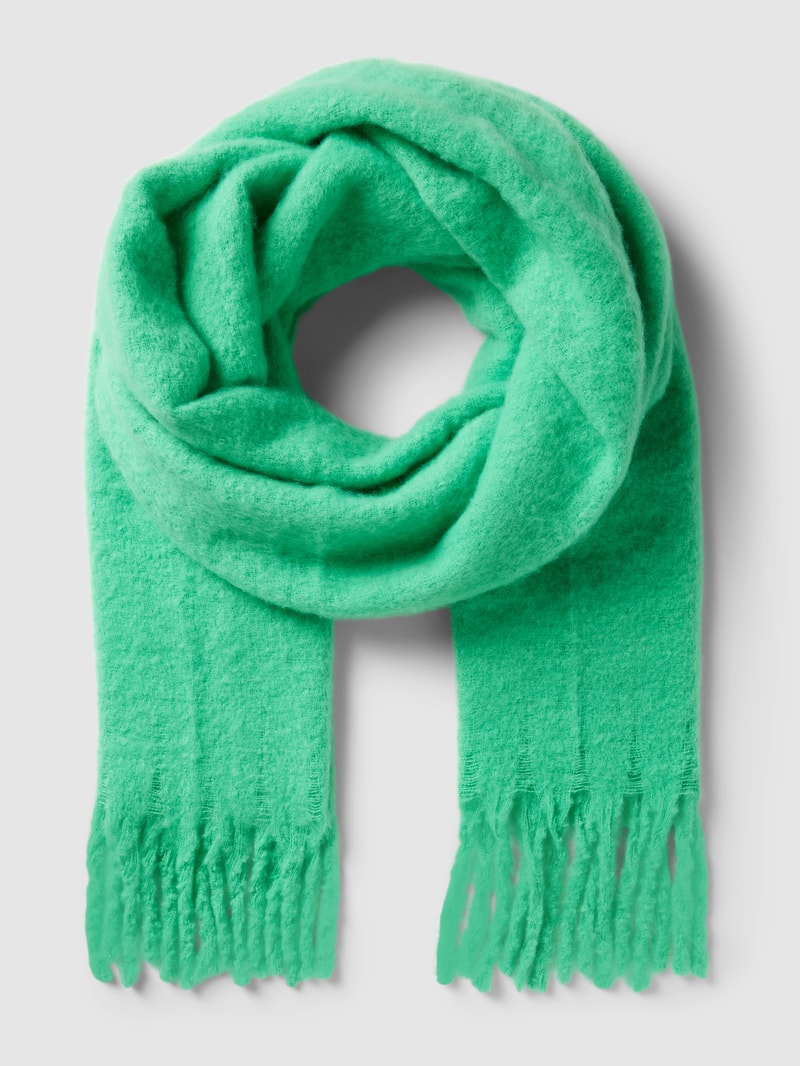 Strickschal mit Fransen in hellgrün