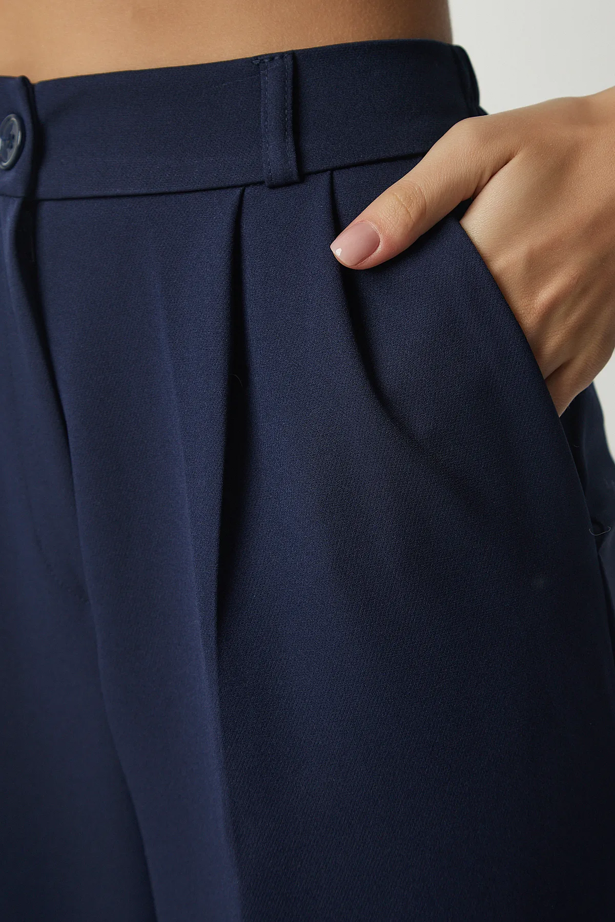 Happiness İstanbul  Marineblaue Palazzo-Hose mit Taschen für Damen DW00001