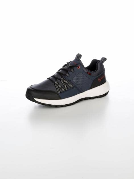 Sneaker mit Klimamembrane