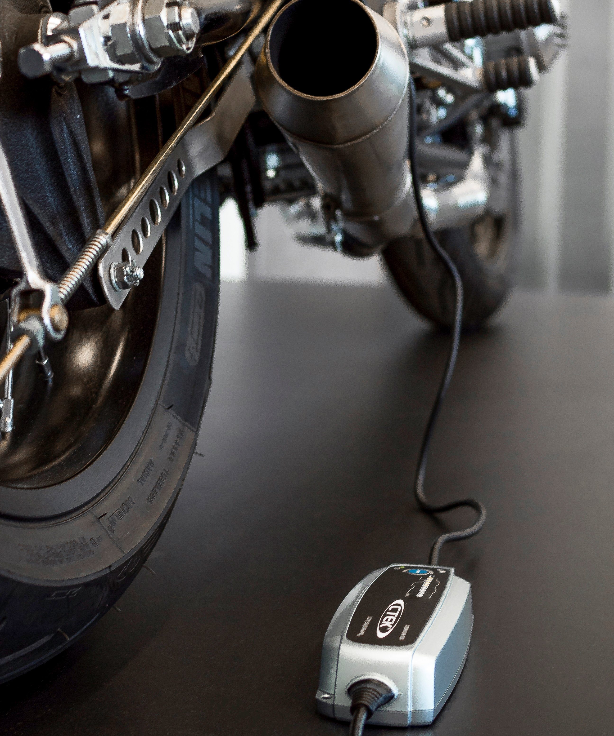 CTEK Lithium XS Batterie-Ladegerät (Automatisches Laden von Lithium-Ionen-Batterien (12 V LiFePO)