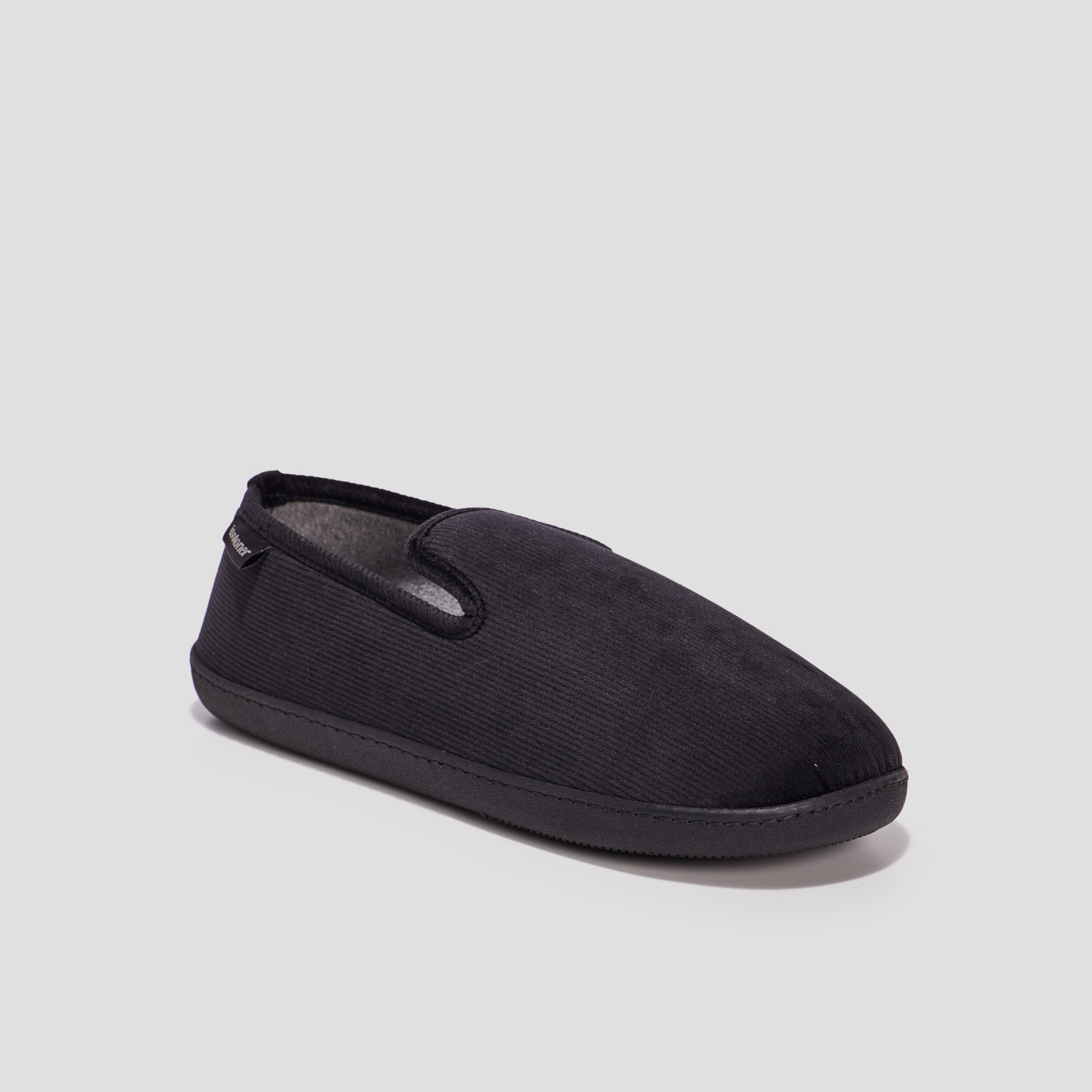 Chaussons charentaises Isotoner noir homme | La Halle