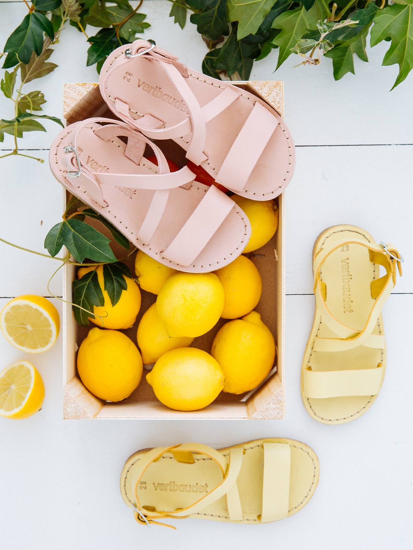 Sandales cuir tannage végétal fille jaune
