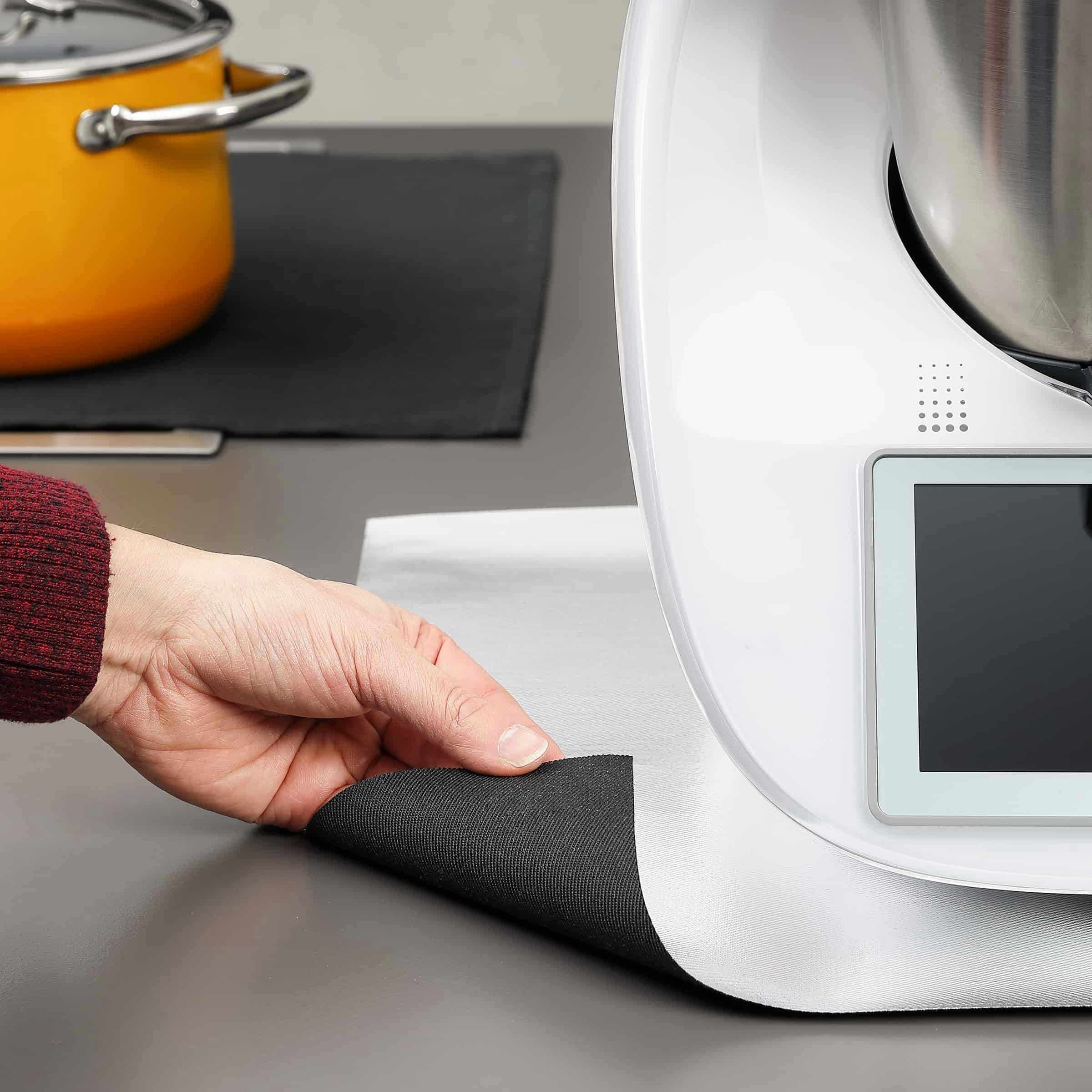 FireMat Bodenschutzmatte FireMat SILK-A Edition: Rutschfest und wasserabweisend