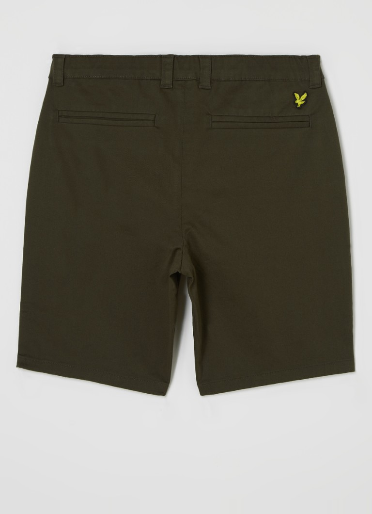 Calções chino de corte reto Lyle & Scott com bolsos laterais.