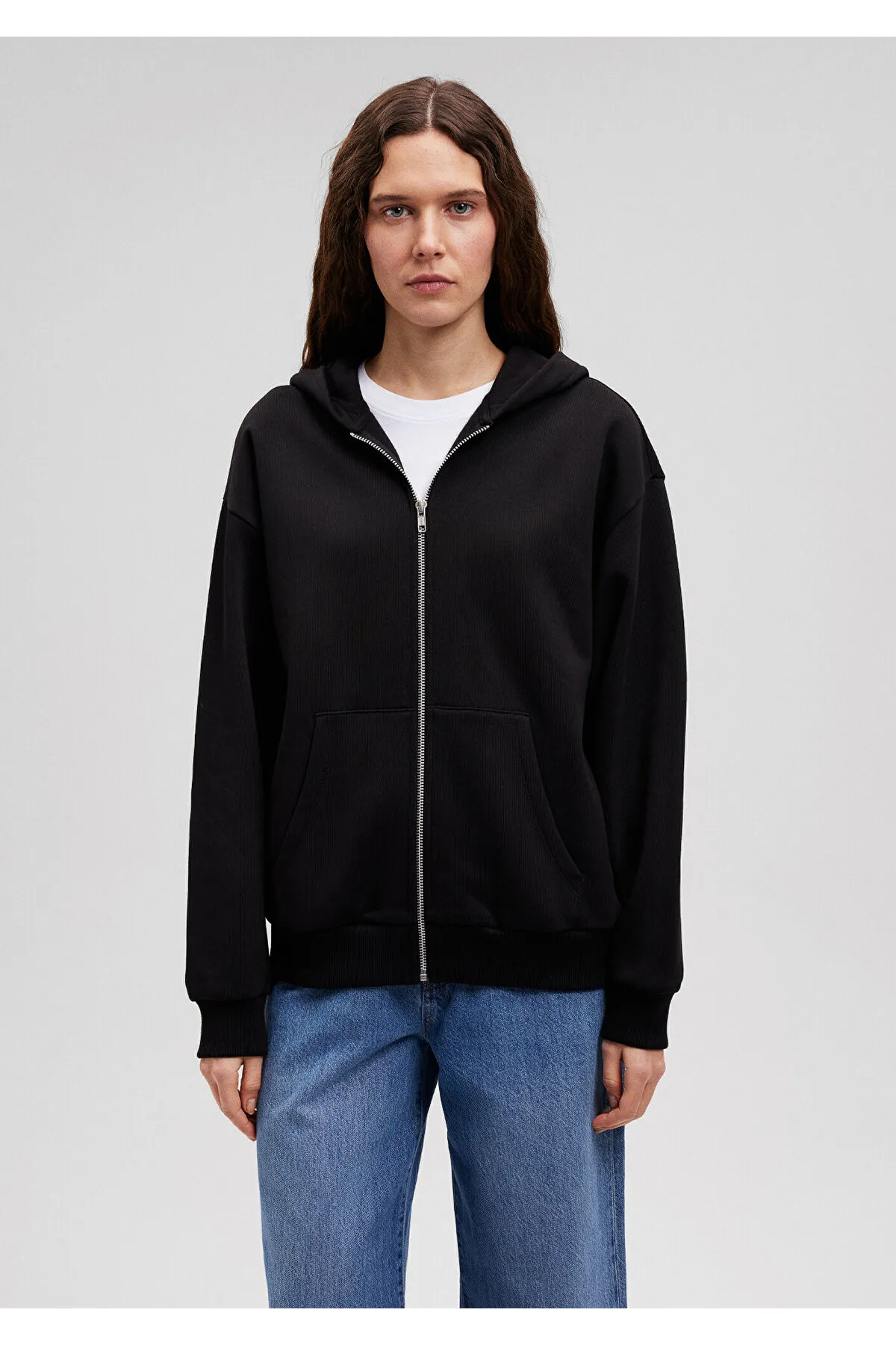 Mavi  Schwarzes Basic-Sweatshirt mit Reißverschluss und Kapuze 1611775-900