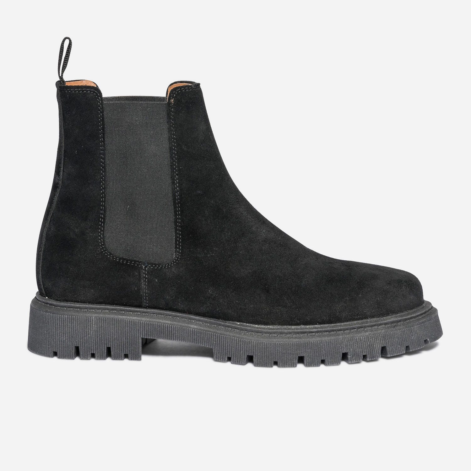 Chelsea boots noir en cuir velours à semelle crantée
