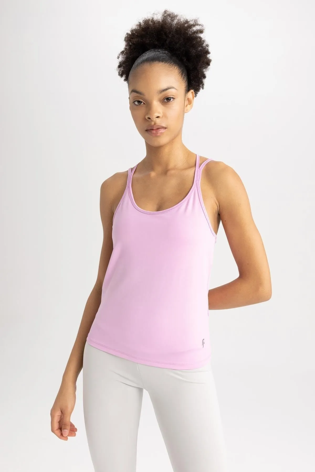 DeFacto  Passform Standard Fit Rundhals Athlete A2440ax23sm