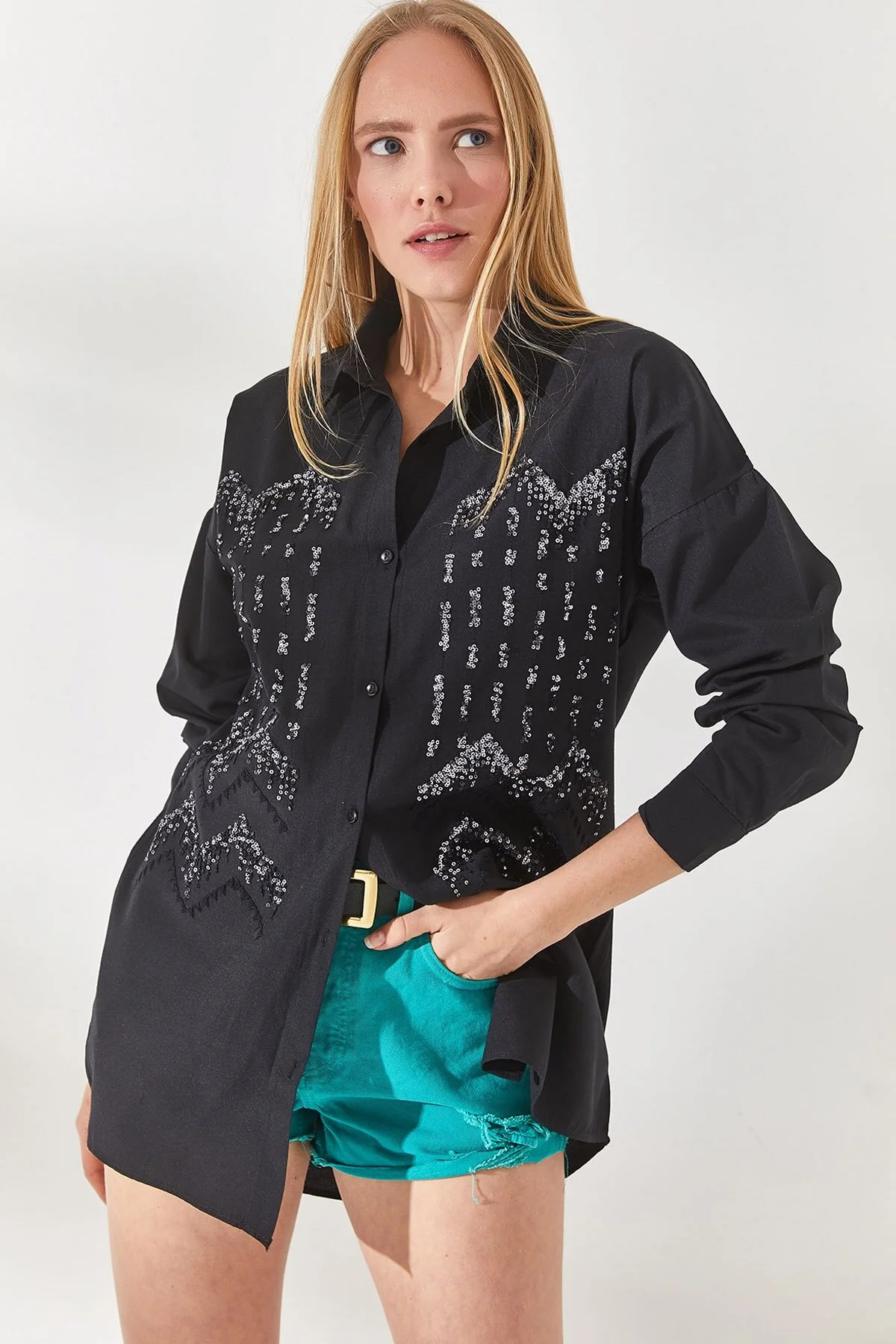 Olalook  Oversize-Hemd mit geometrischem Muster und schwarzen Pailletten für Damen GML-19001106