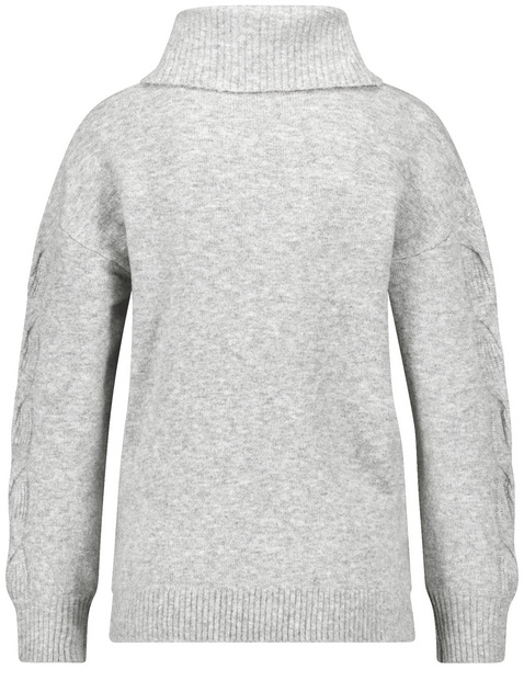 Strickpullover mit Zopfmuster