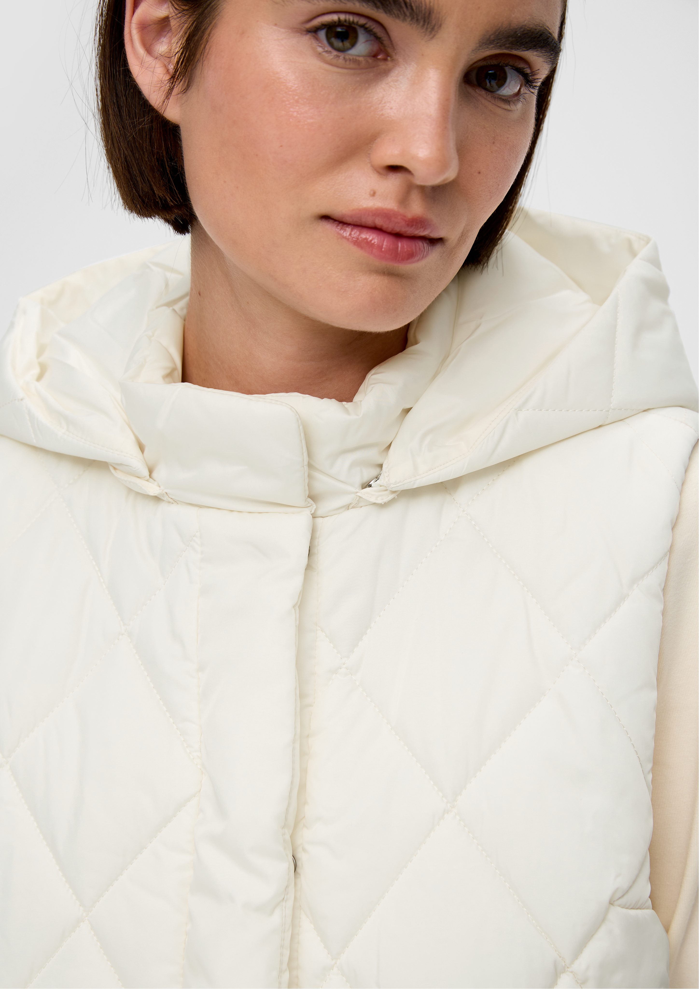 s.Oliver BLACK LABEL Funktionsweste Steppweste mit abnehmbarer Kapuze