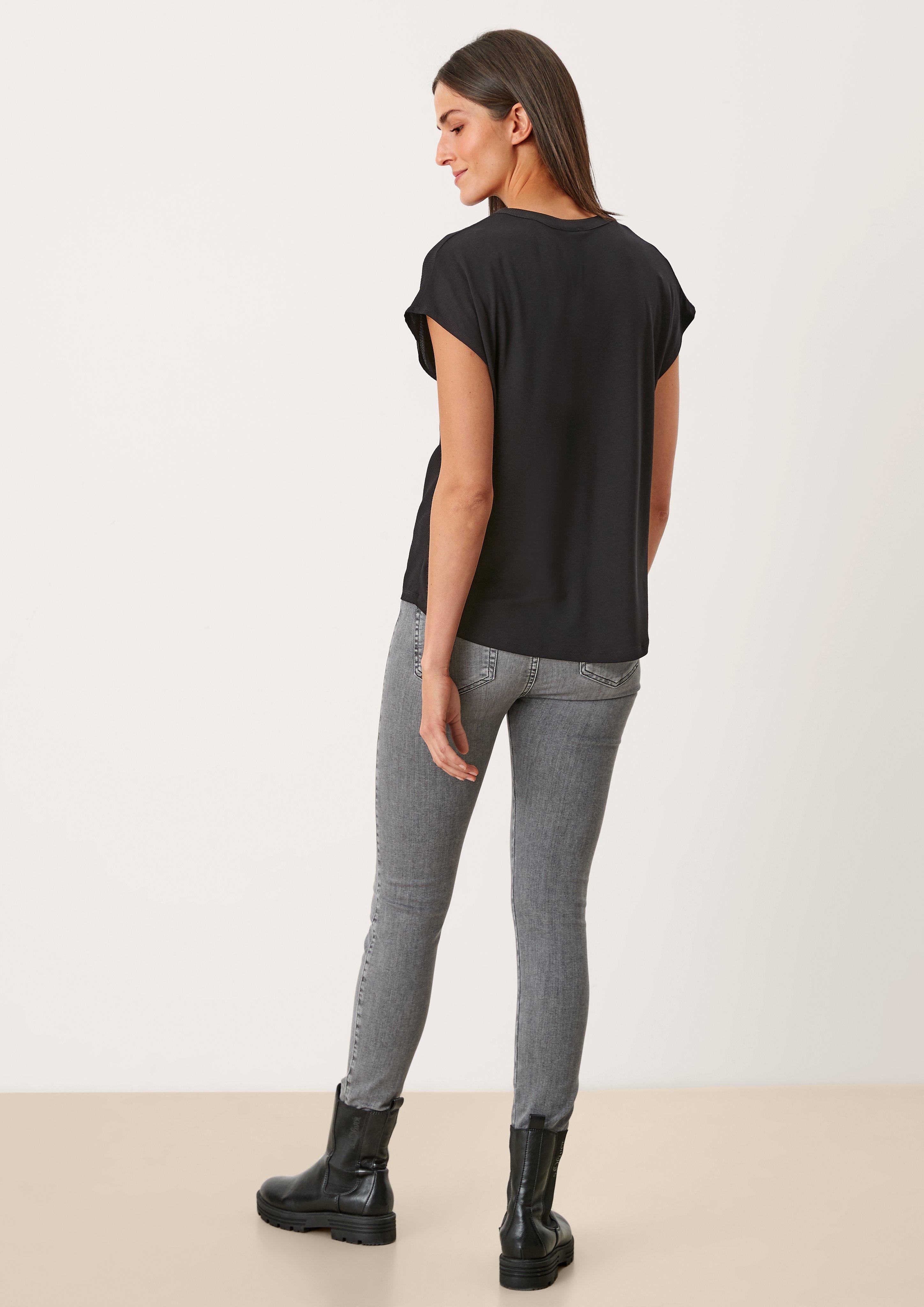 Viskoseshirt mit V-Neck  2112033-9999