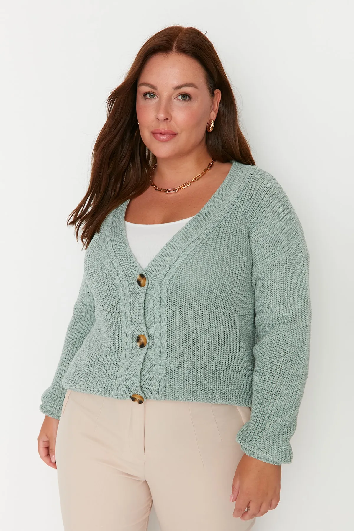 Trendyol Curve  Mintfarbener Strick-Cardigan mit V-Ausschnitt und Knöpfen TBBAW23AV00010