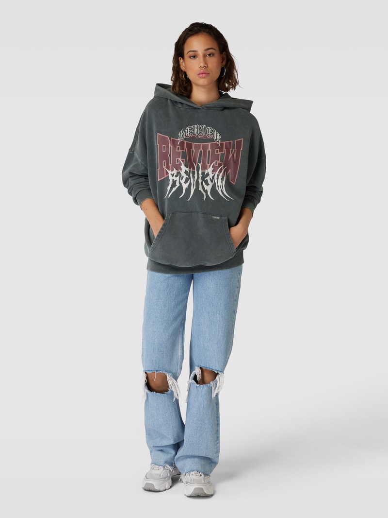 Oversized Hoodie mit überschnittenen Schultern in anthrazit