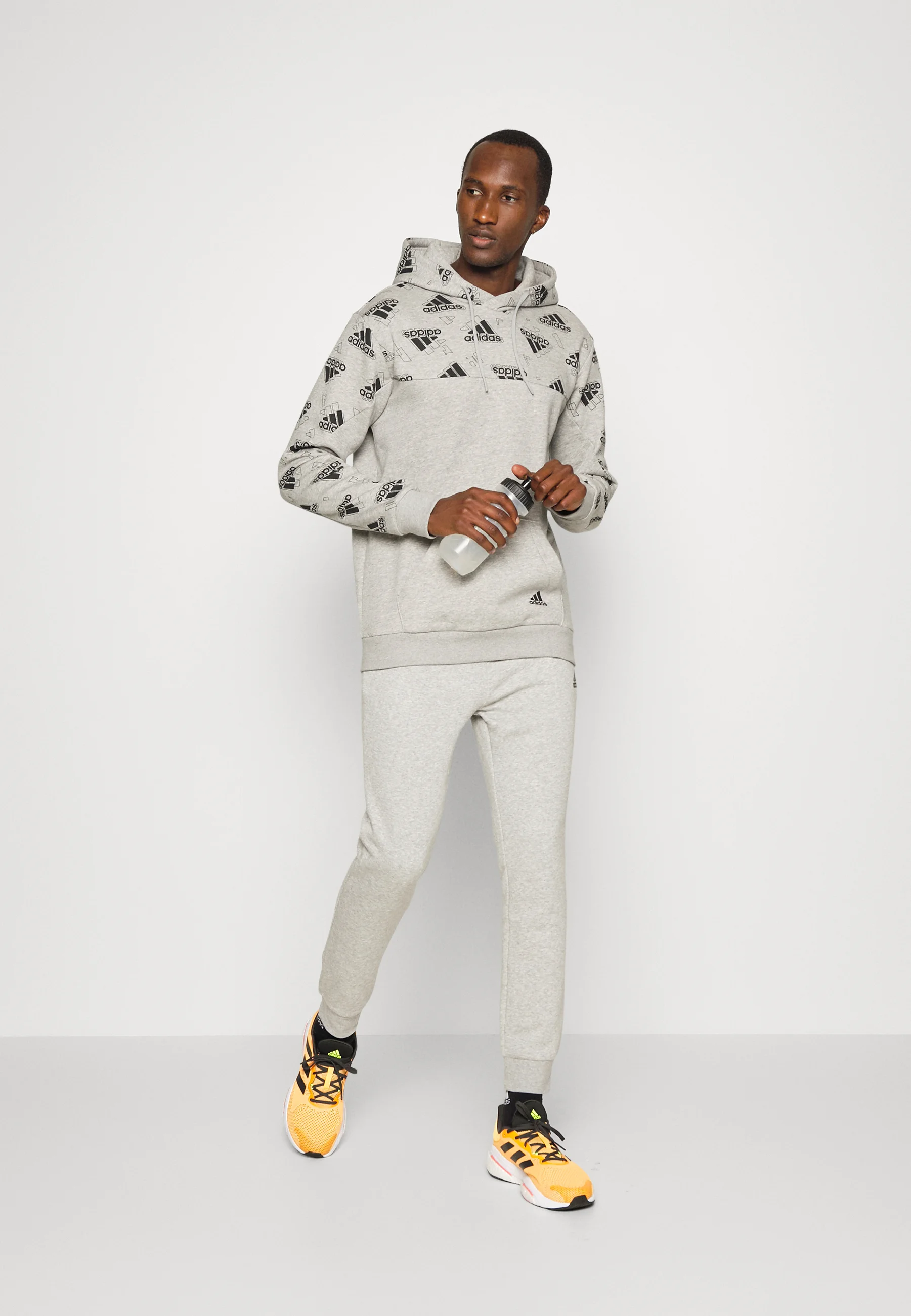 adidas Sportswear ESSENTIALS TAPERED - Pantalones de chándal