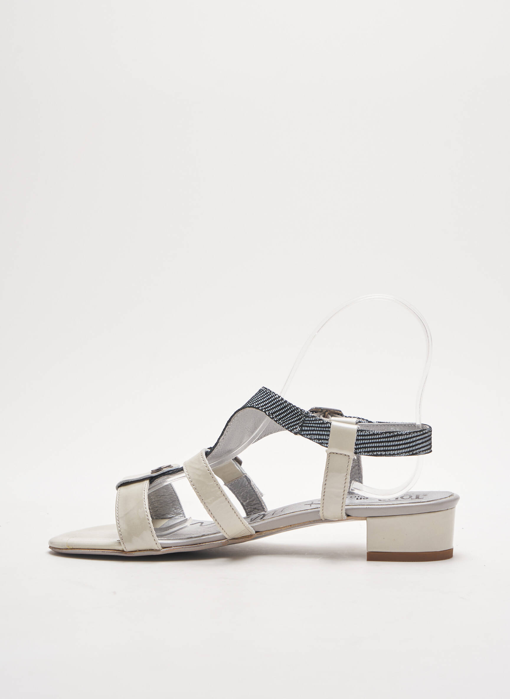 Un Tour En Ville Sandales Nu Pieds Femme couleur beige