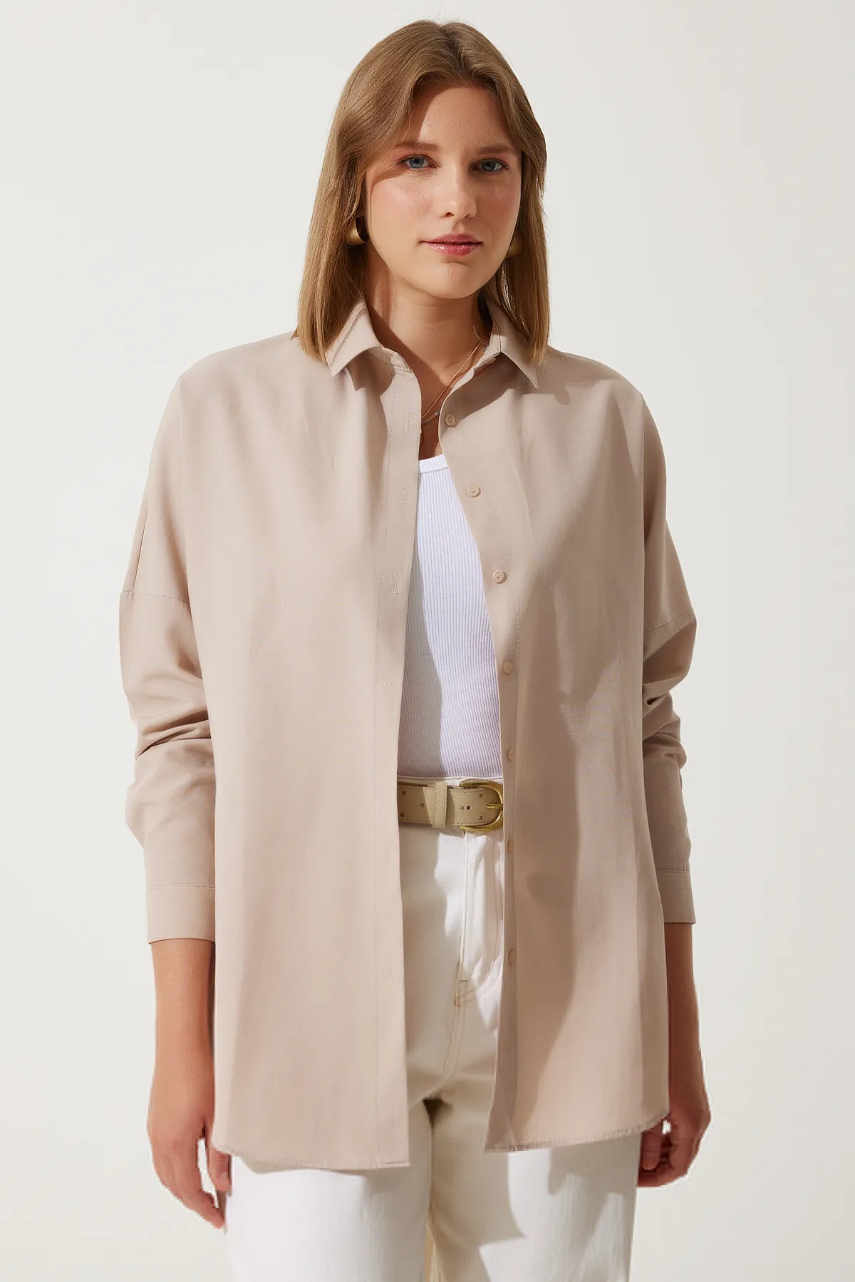 Happiness İstanbul  Biscuit Oversize-Lang-Basic-Shirt für Damen DD00842
