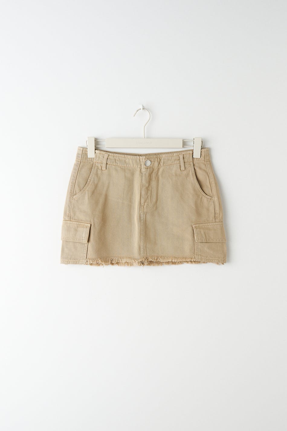 Low cargo denim skirt