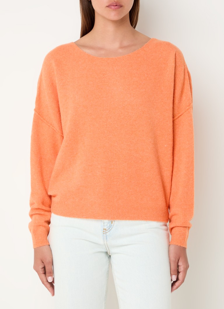 Pulover vintage american confecționat din material fin tricotat cu o notă de lână de alpaca.