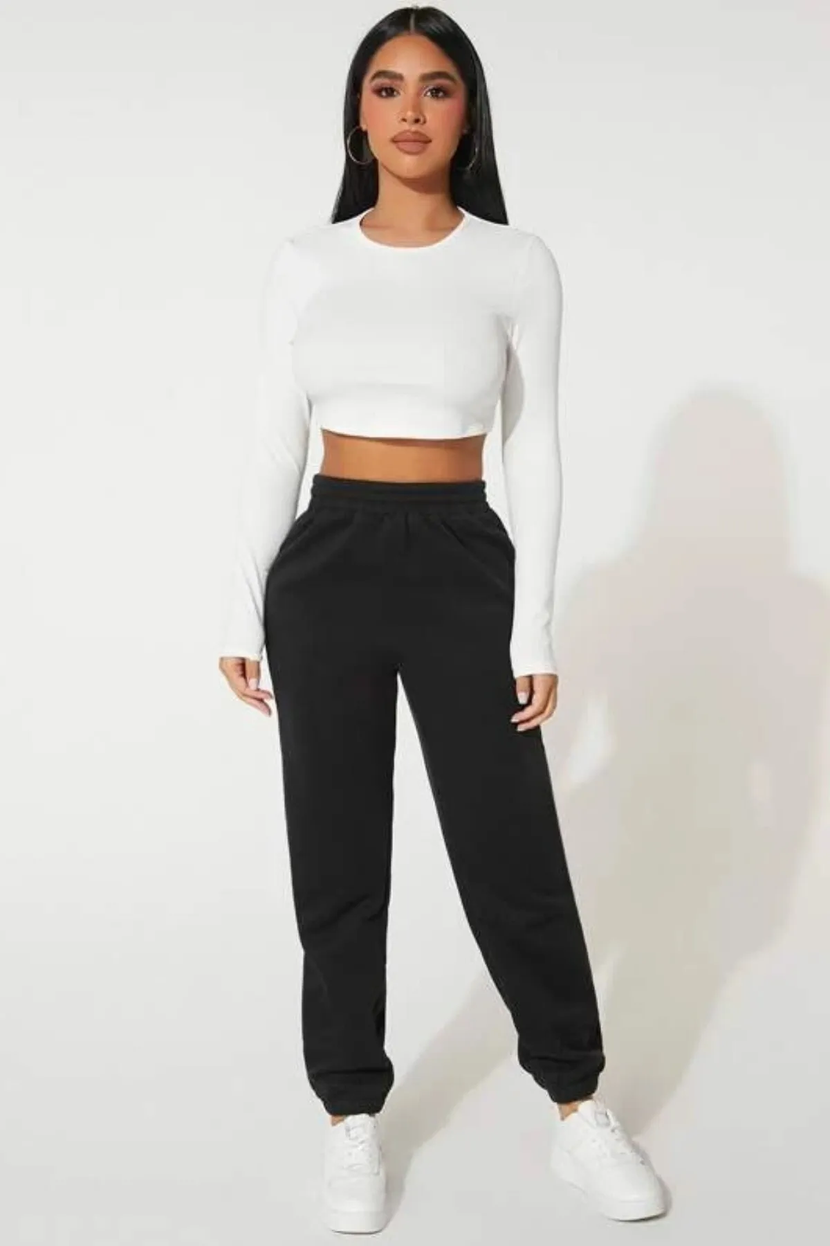MODAGEN  Schwarze, einfarbige, elastische Oversize-Jogginghose für Damen