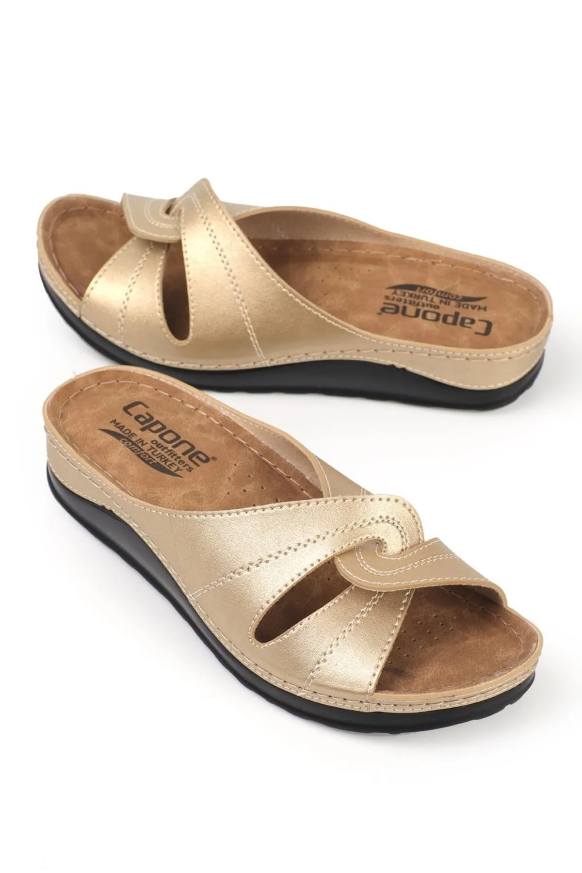 Capone Outfitters  Anatomisch weiche, bequeme Mutterhausschuhe mit Keilabsatz