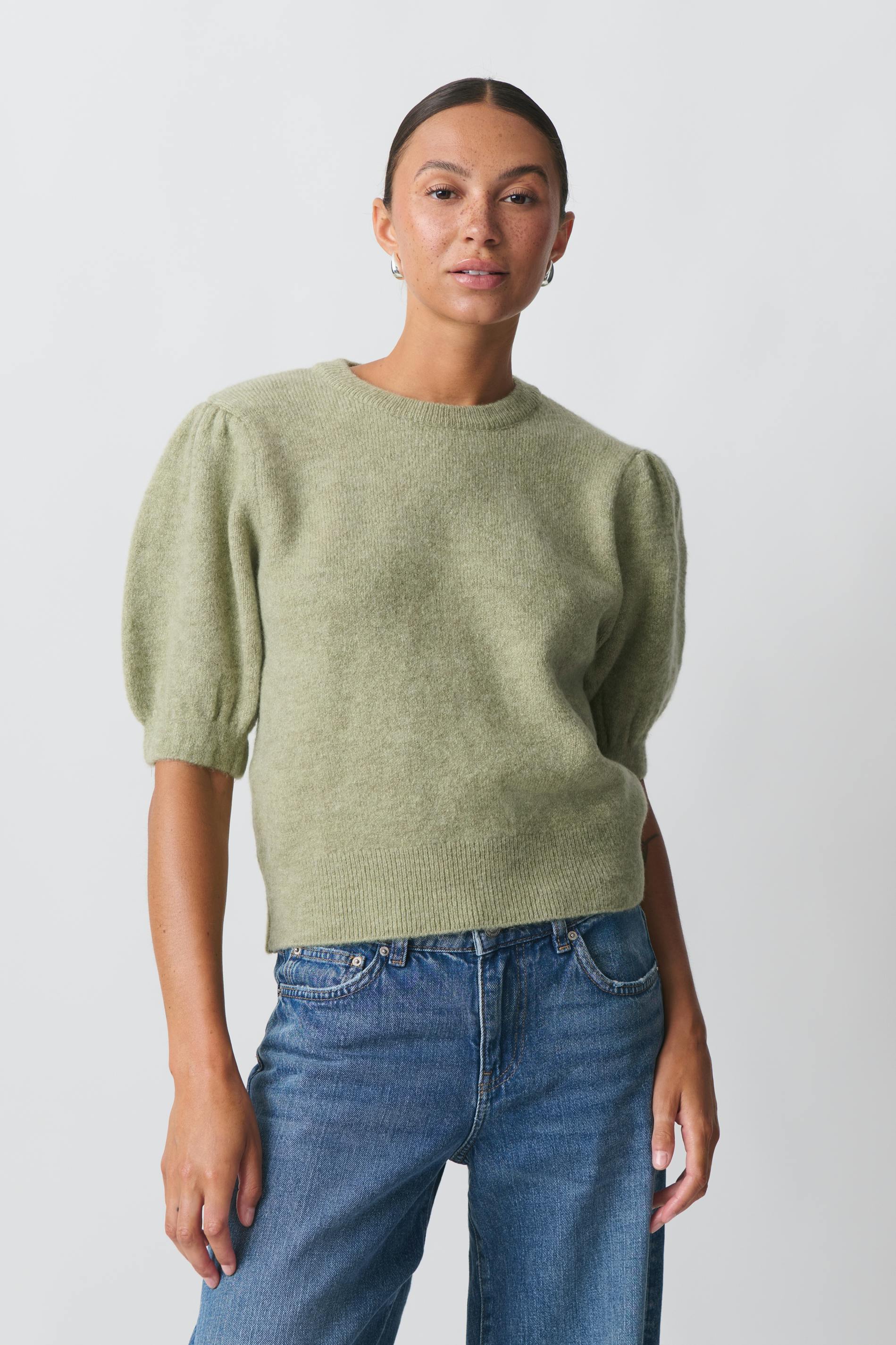 Knitted puff sleeve top