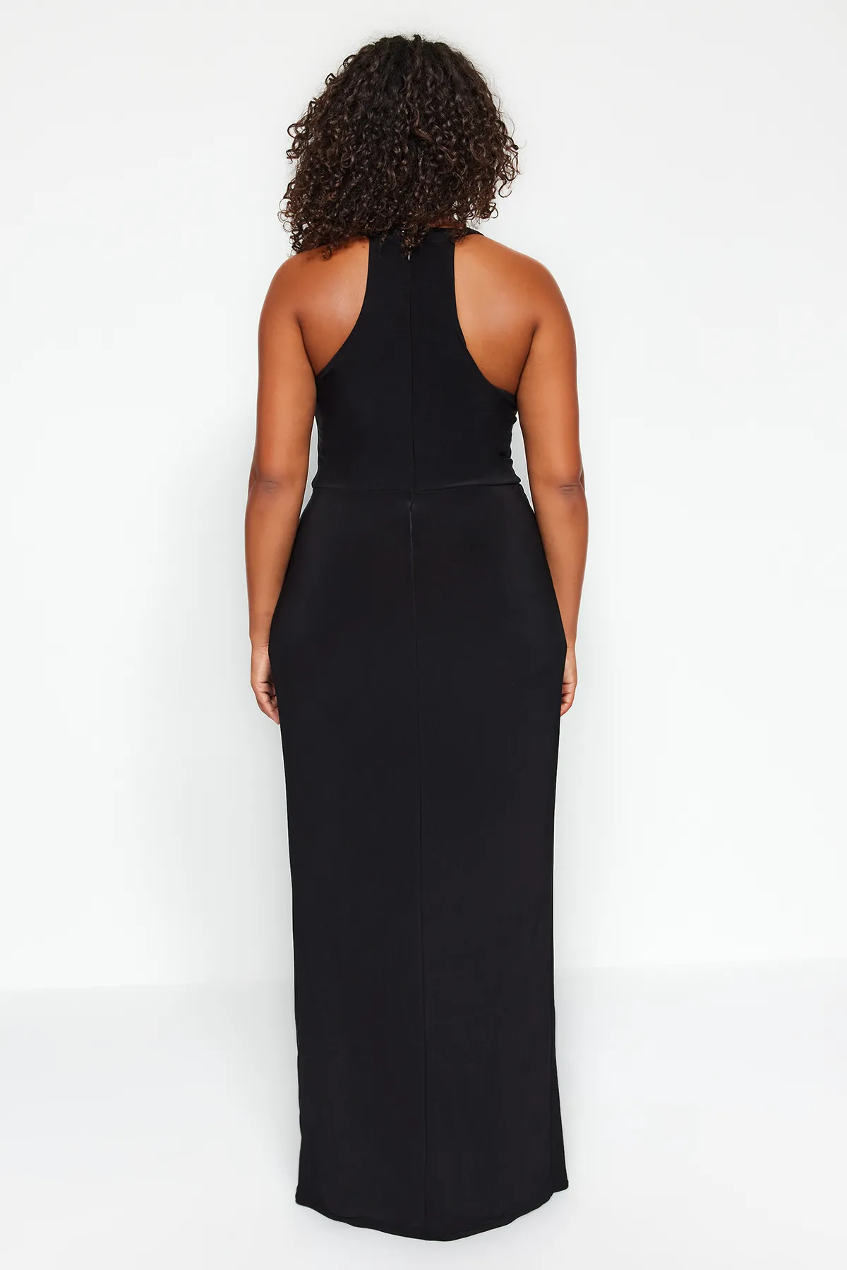 Trendyol Curve  Schwarzes Midi-Strickkleid mit Schlitz TBBAW24AH00095