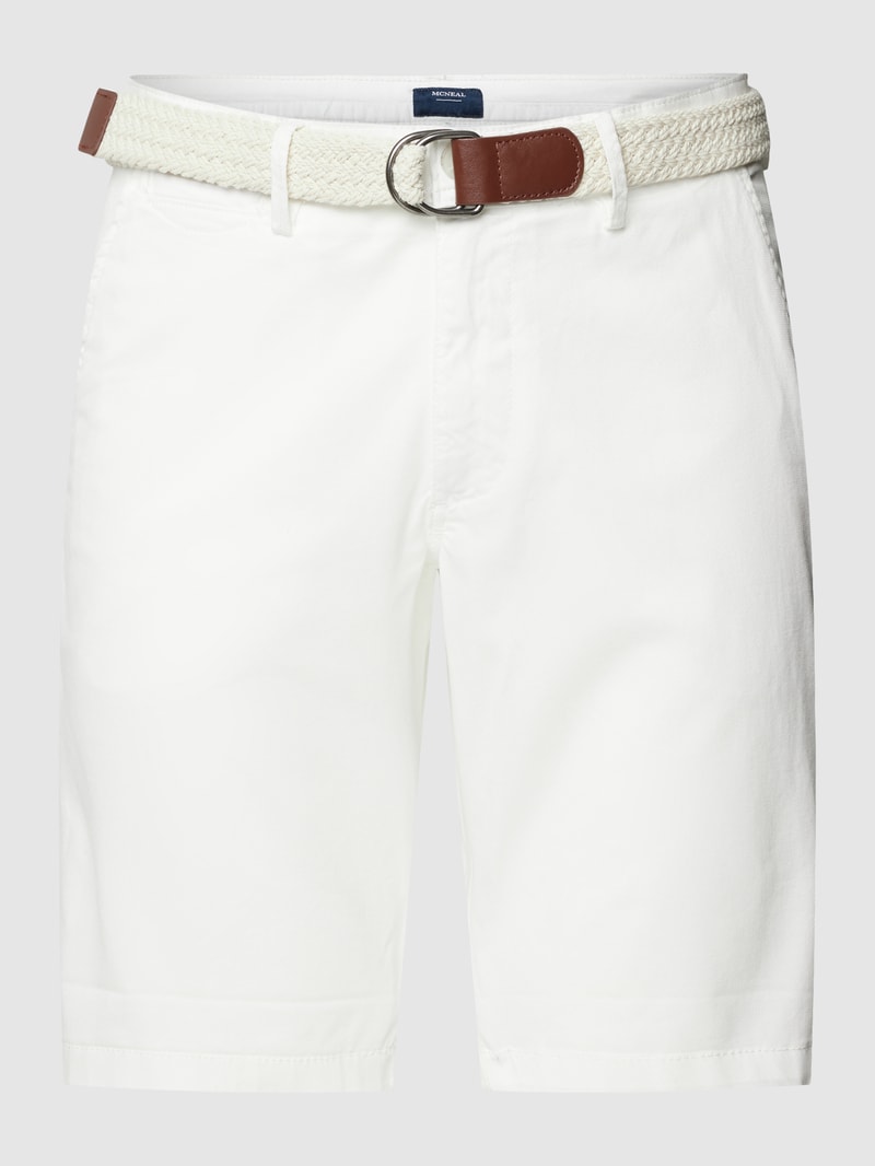 Bermudas mit französischen Eingrifftaschen in weiß