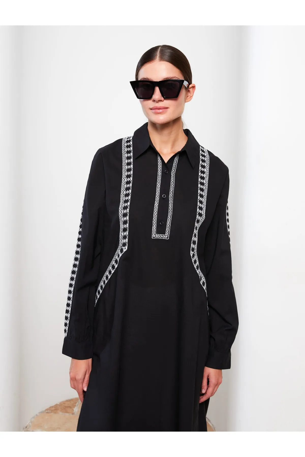 LC Waikiki  Bestickte Tunika mit langen Ärmeln und Hemdkragen für Damen