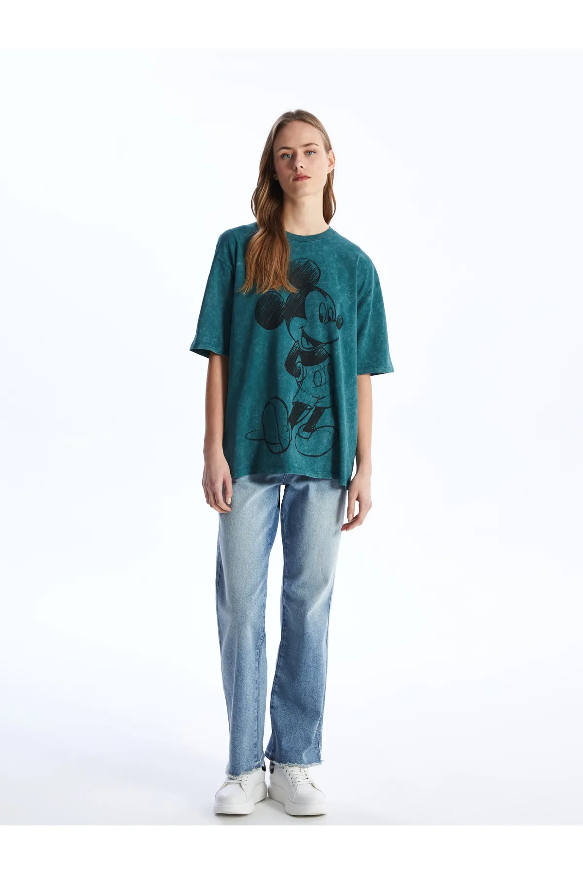 LC Waikiki  Kurzärmliges, übergroßes Damen-T-Shirt mit Rundhalsausschnitt und Mickey-Mouse-Aufdruck