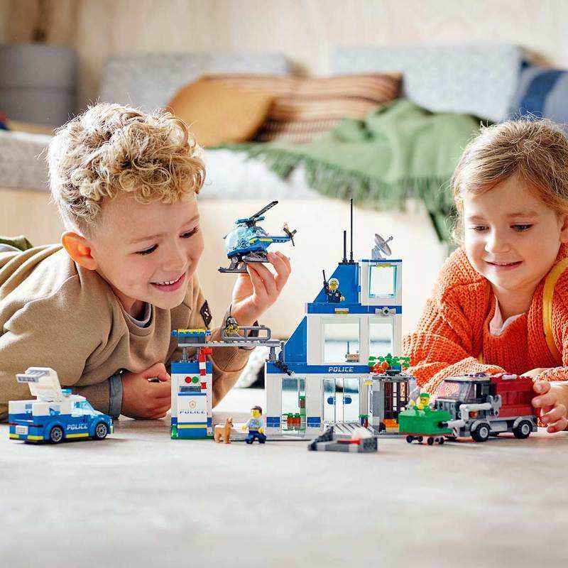 60316 Le commissariat de police LEGO City