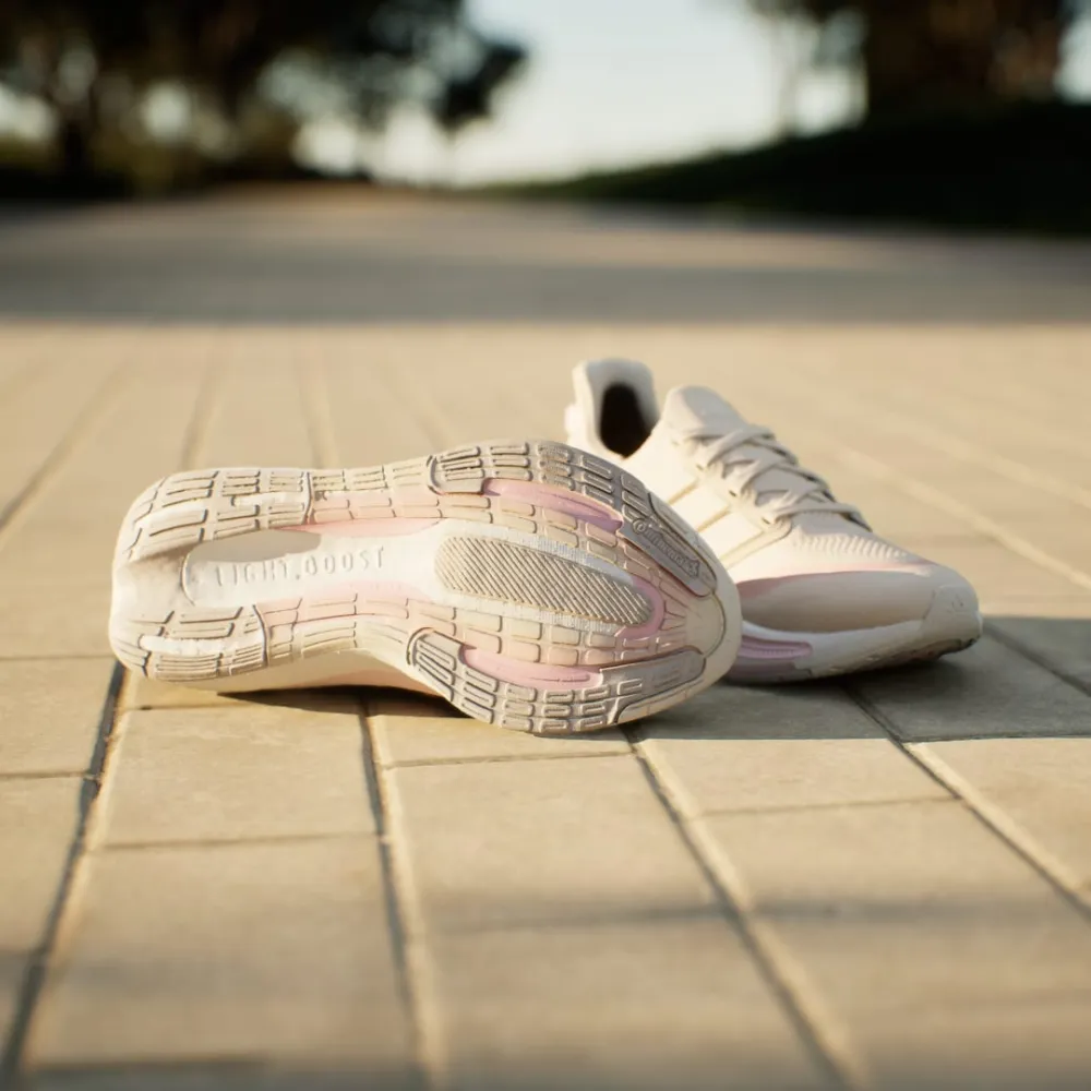 adidas Ultraboost Light IE5839 / weiss
