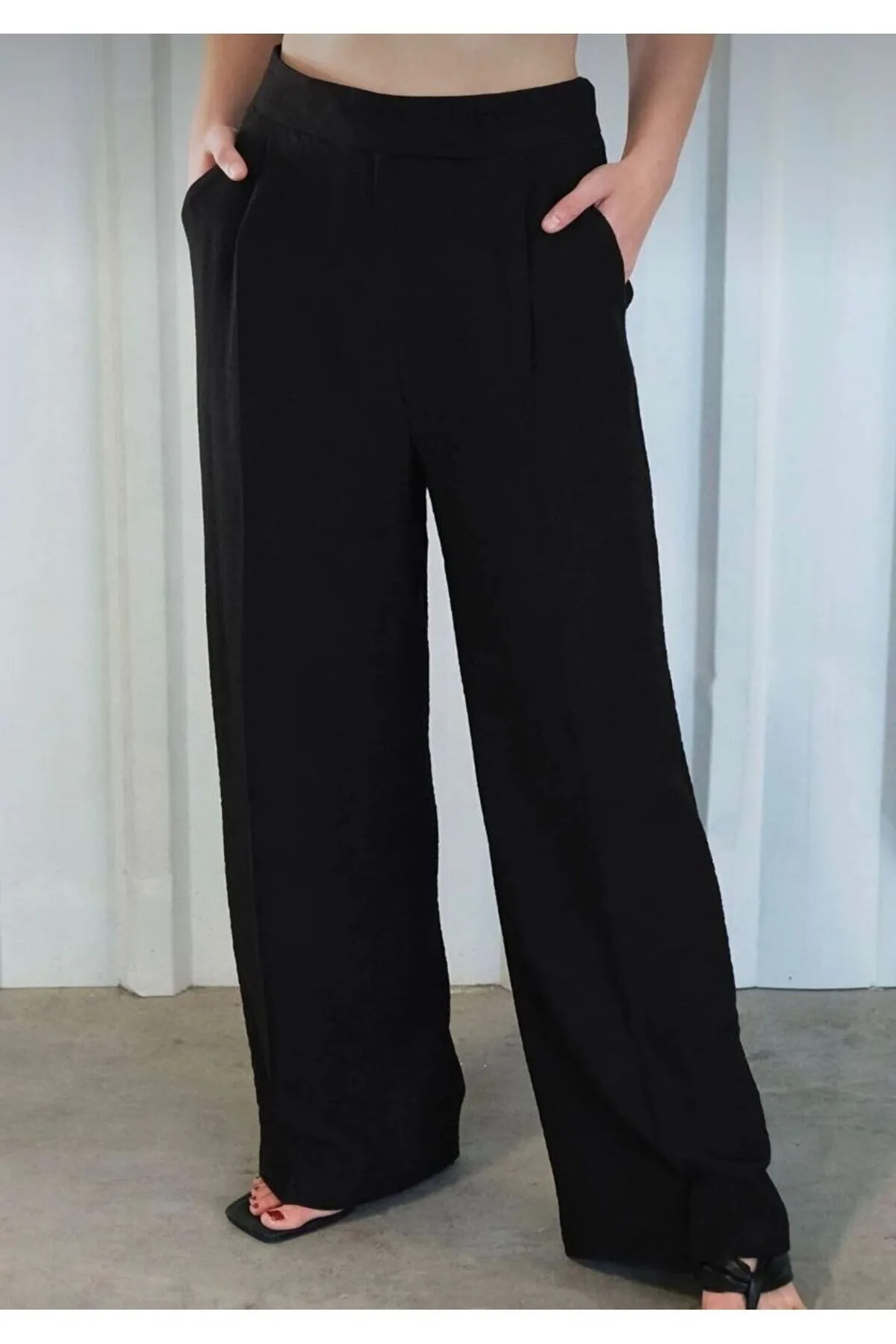 Laluvia  Schwarze Hose mit weitem Bein und detaillierter Taille
