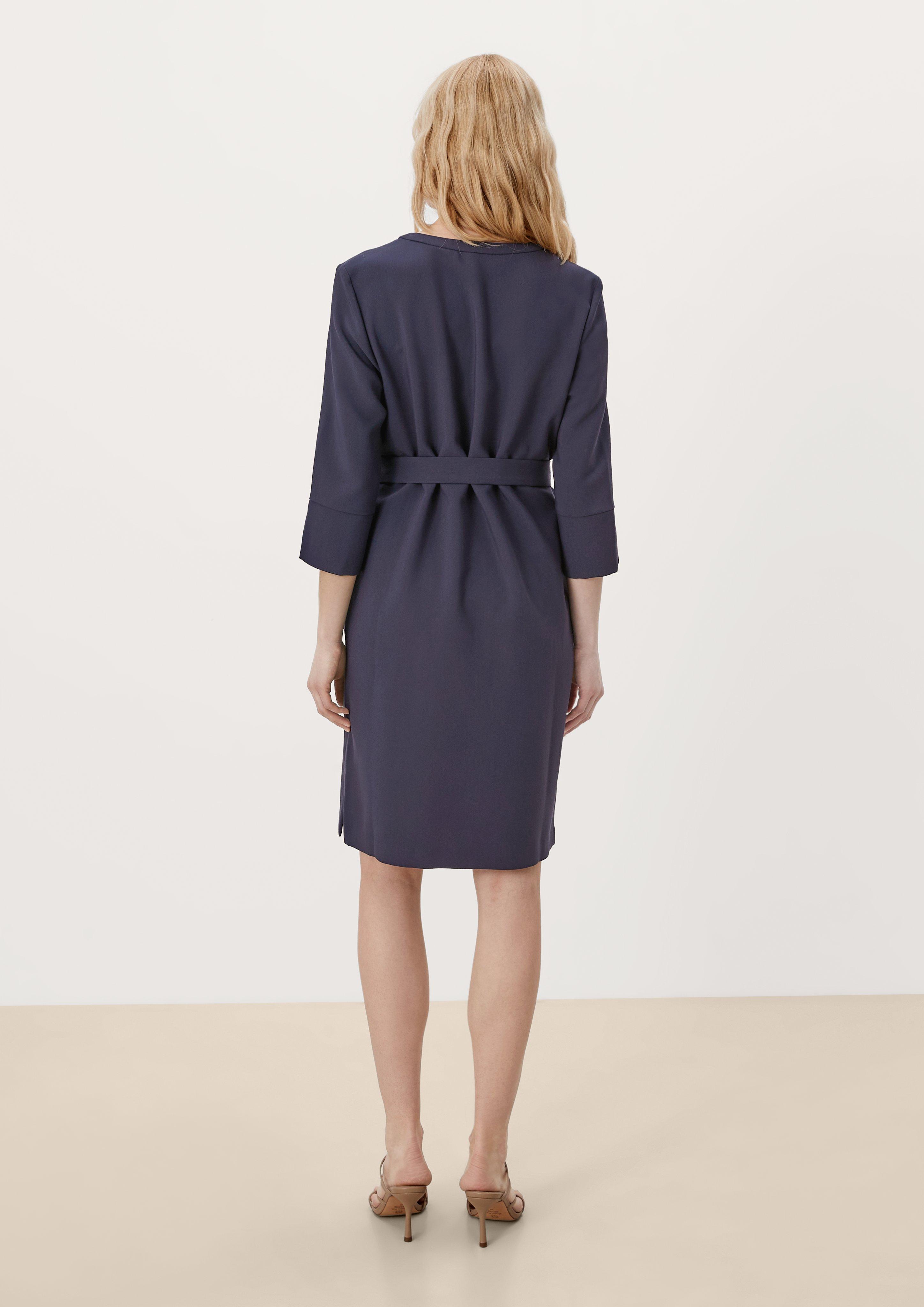 Elegantes Stretchkleid mit Gürtel  01.899.82.X157-5959