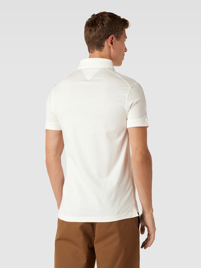 Poloshirt mit Knopfleiste in offwhite