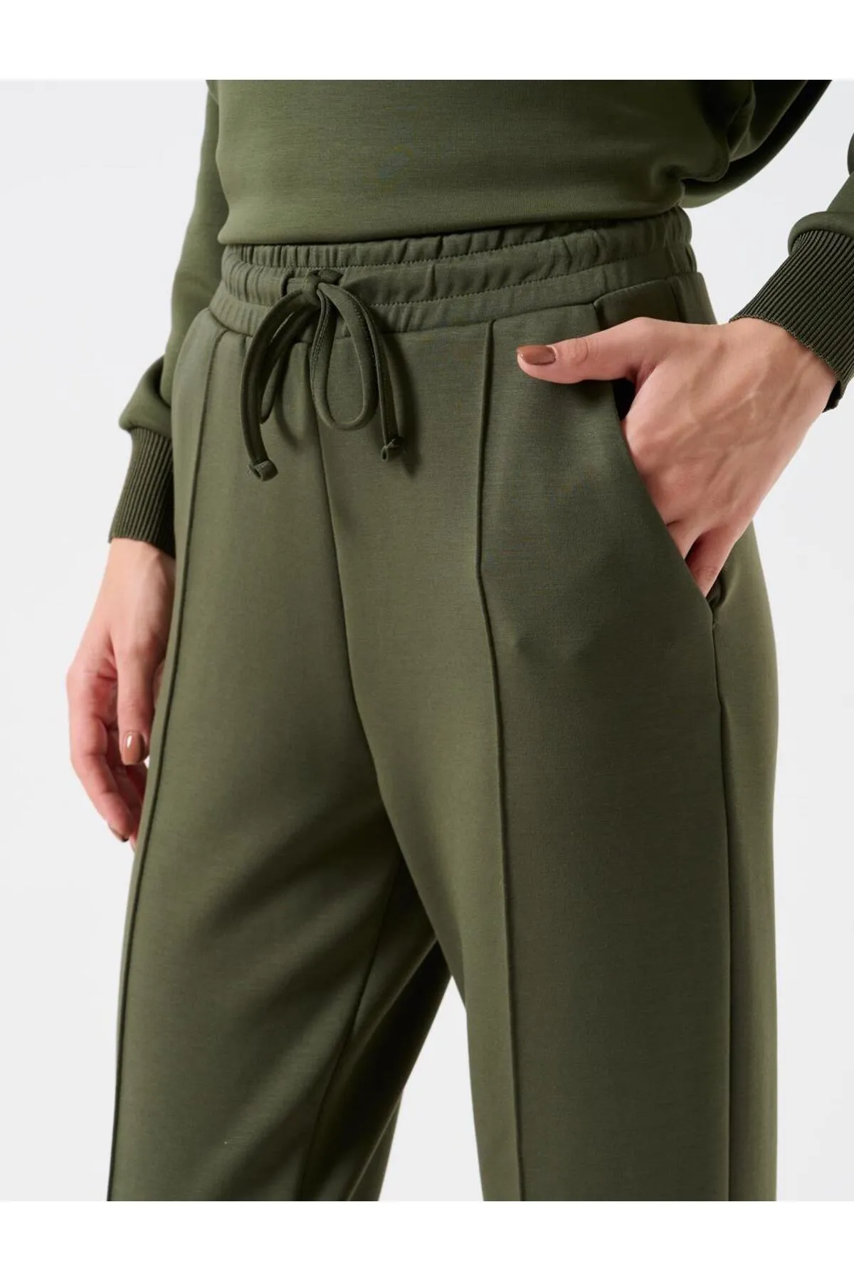 Jimmy Key  Khakifarbene, hoch taillierte, gerippte Jogginghose mit Bindegürtel