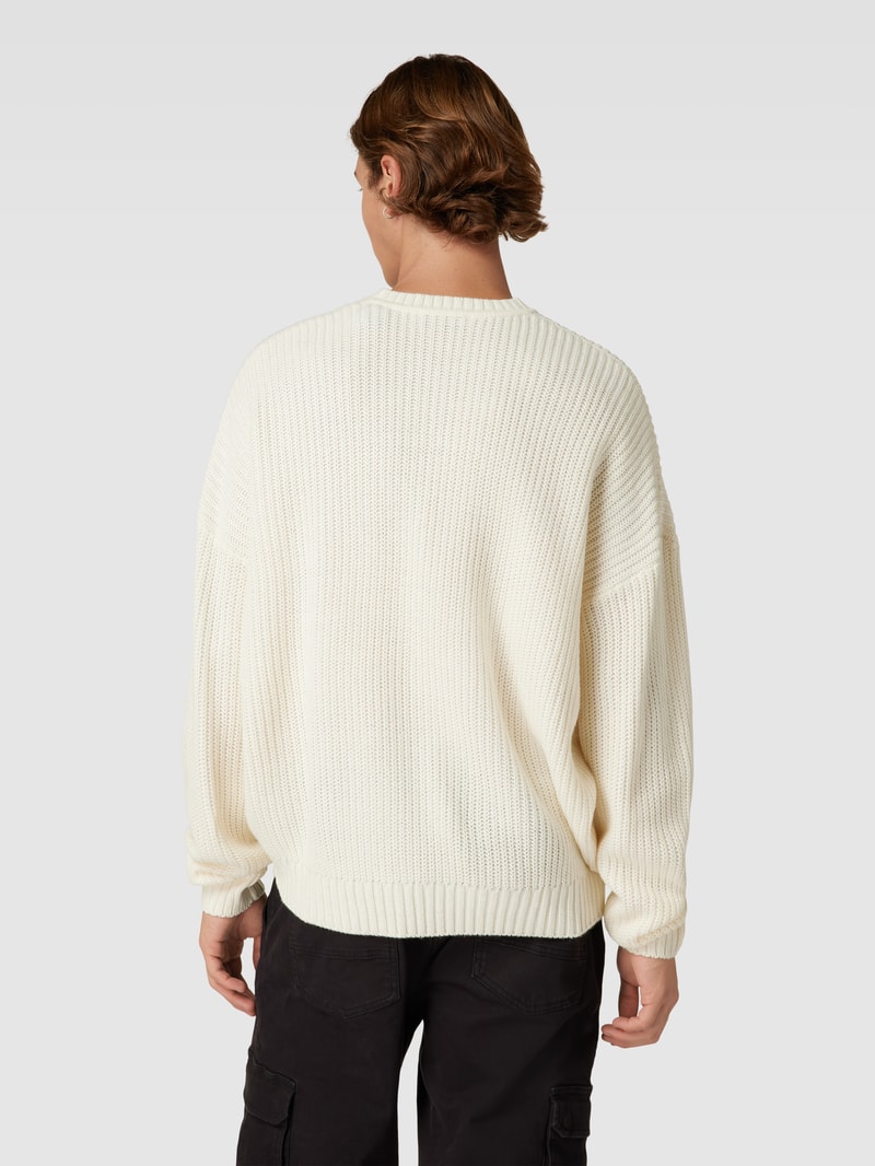 Strickpullover mit überschnittenen Schultern in ecru