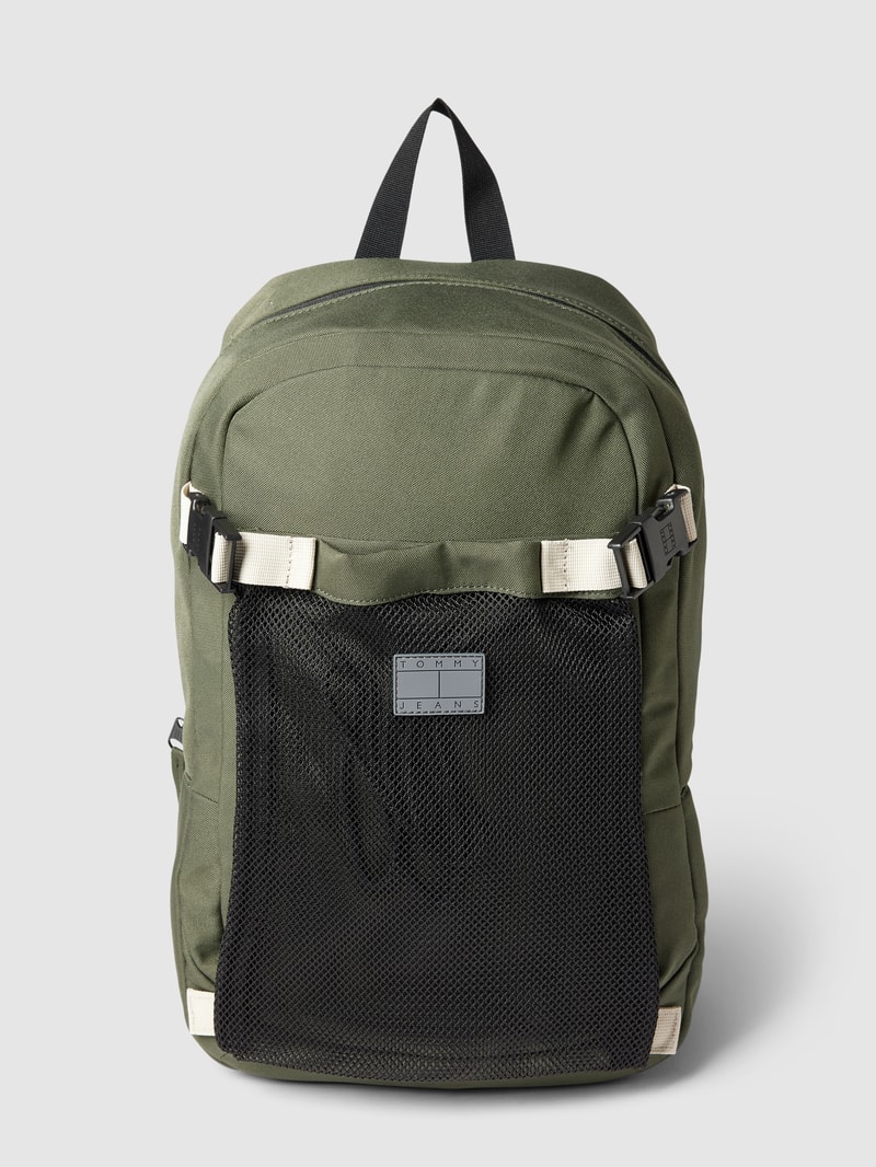 Rucksack mit Label-Patch in olivgrün