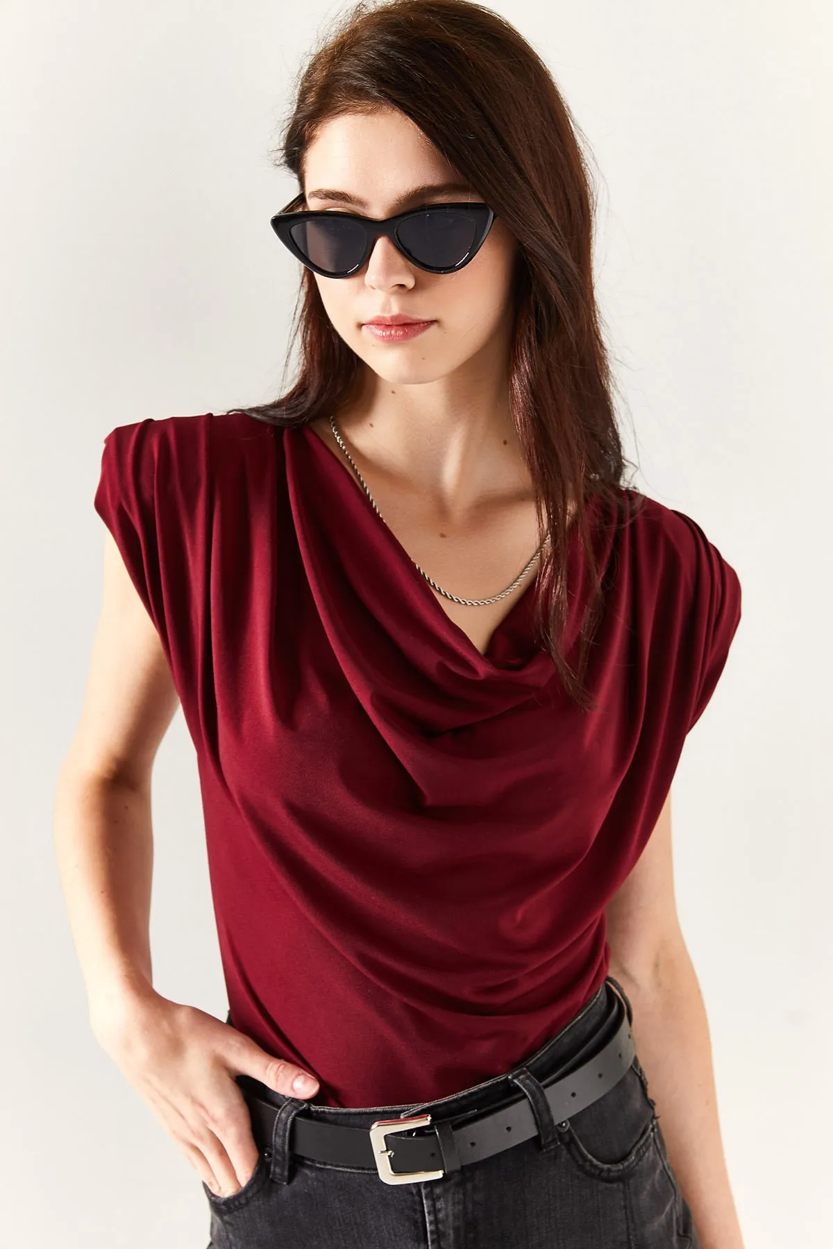 Olalook  Damen-Bluse mit gepolstertem Kragen in Weinrot BLZ-19002217