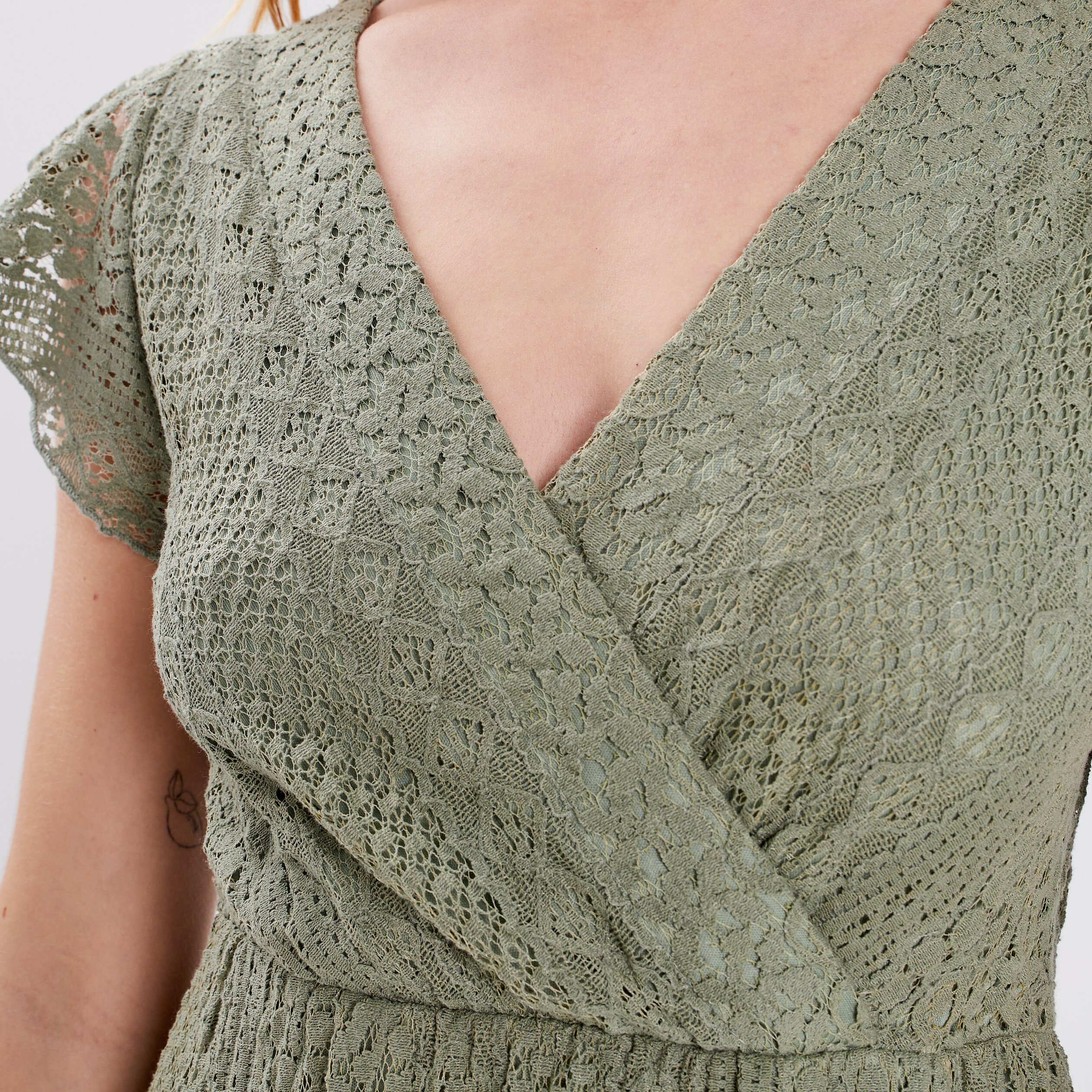 Robe évasée en dentelle vert kaki femme | La Halle
