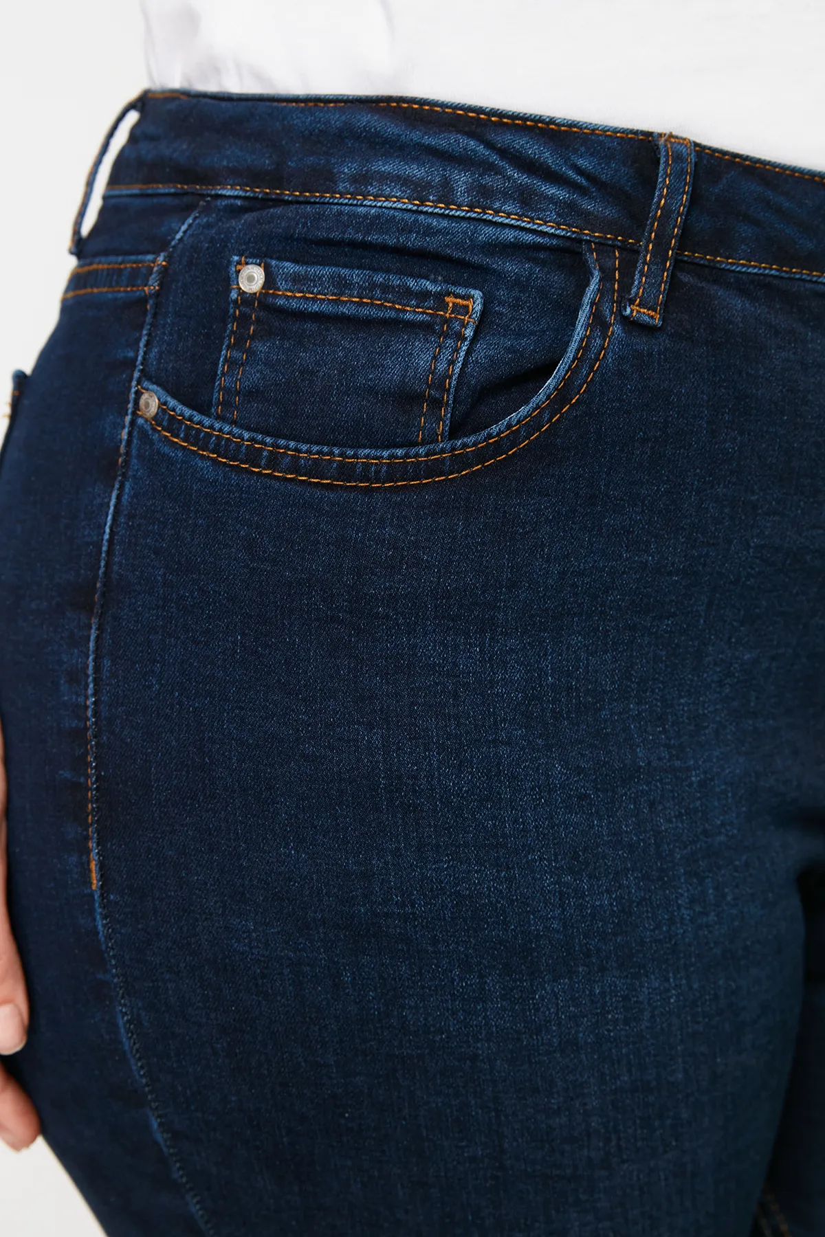 Trendyol Curve  Dunkelblaue, dehnbare Skinny-Jeans mit hoher Taille TBBAW23JE00000