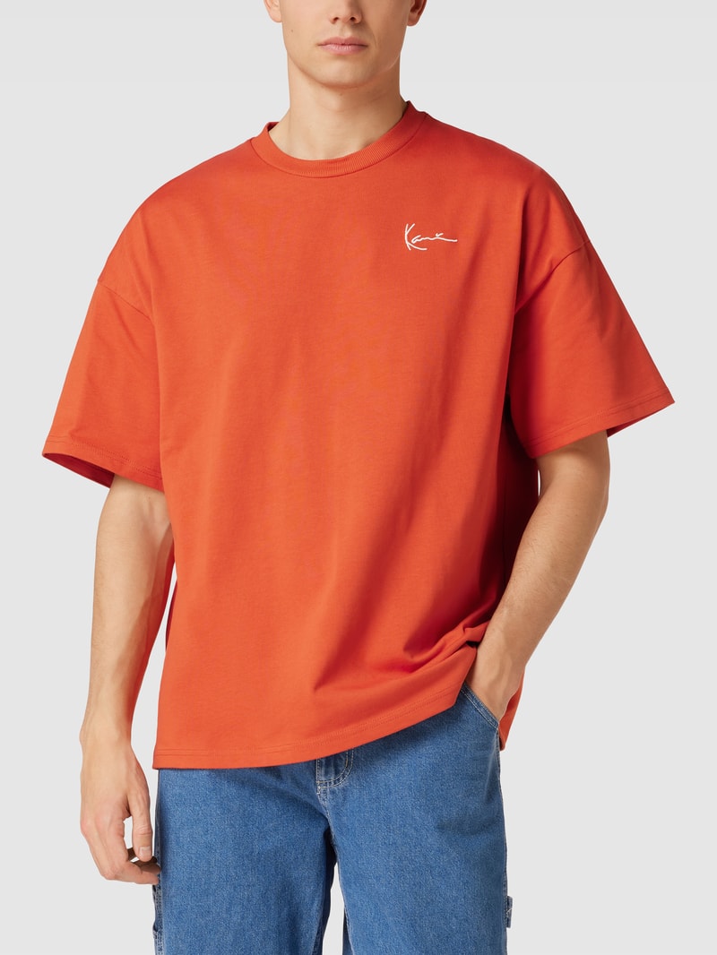 T-Shirt mit Label-Stitching in dunkel orange