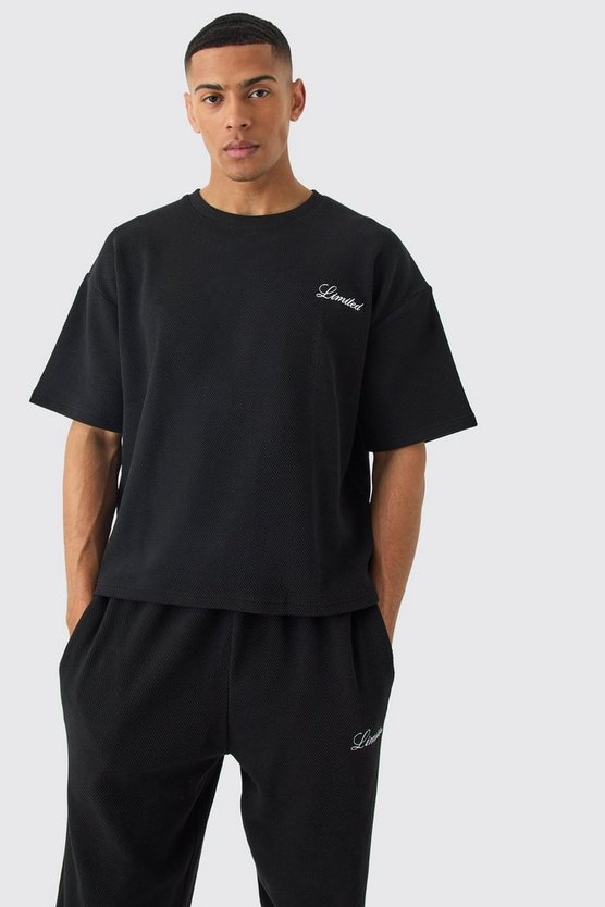 Kastiges Oversize T-Shirt und Hose mit Stickerei